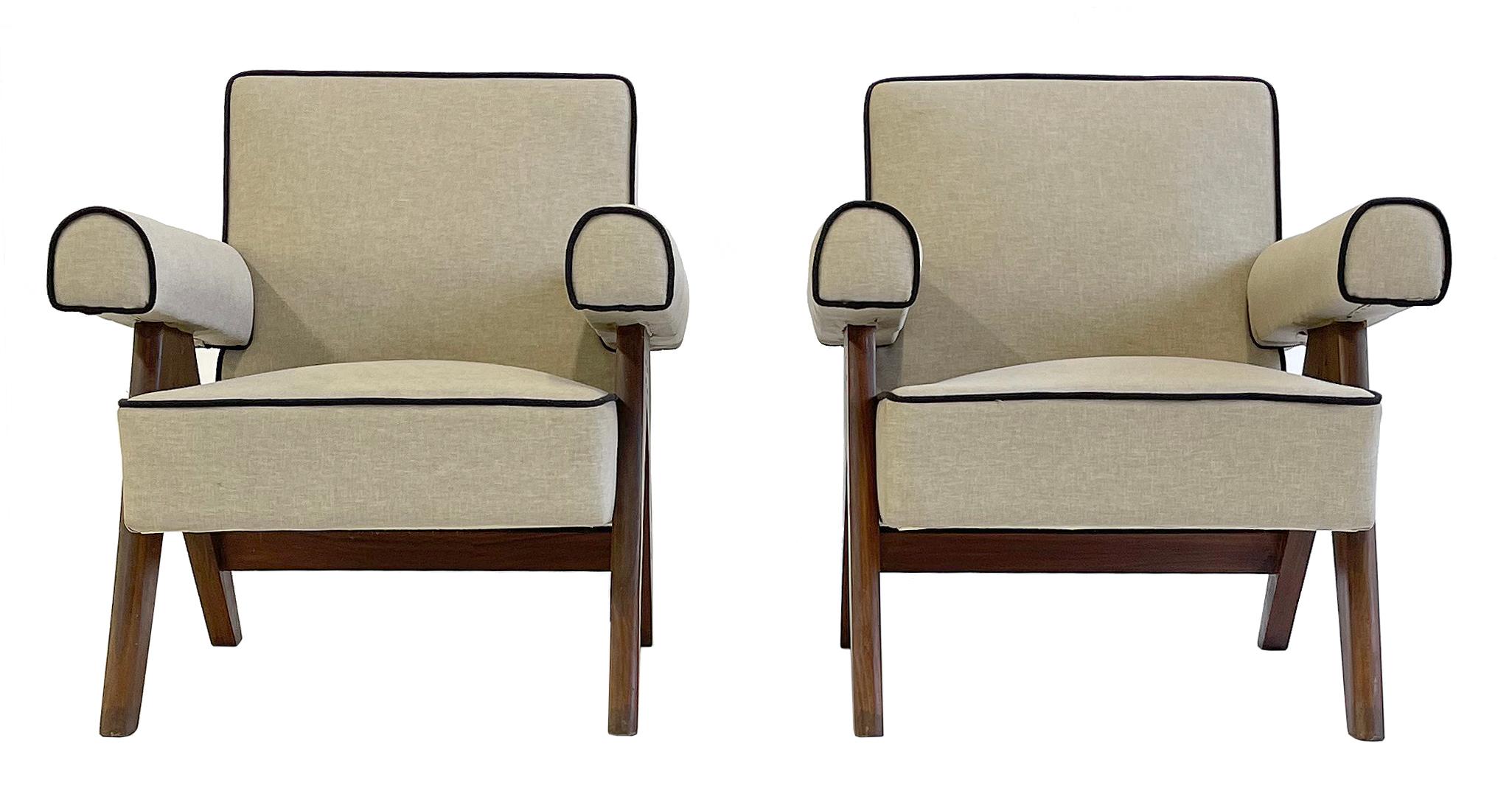 Indiano Pierre Jeanneret PJ-SI-32-A Poltrona imbottita Easy in vendita