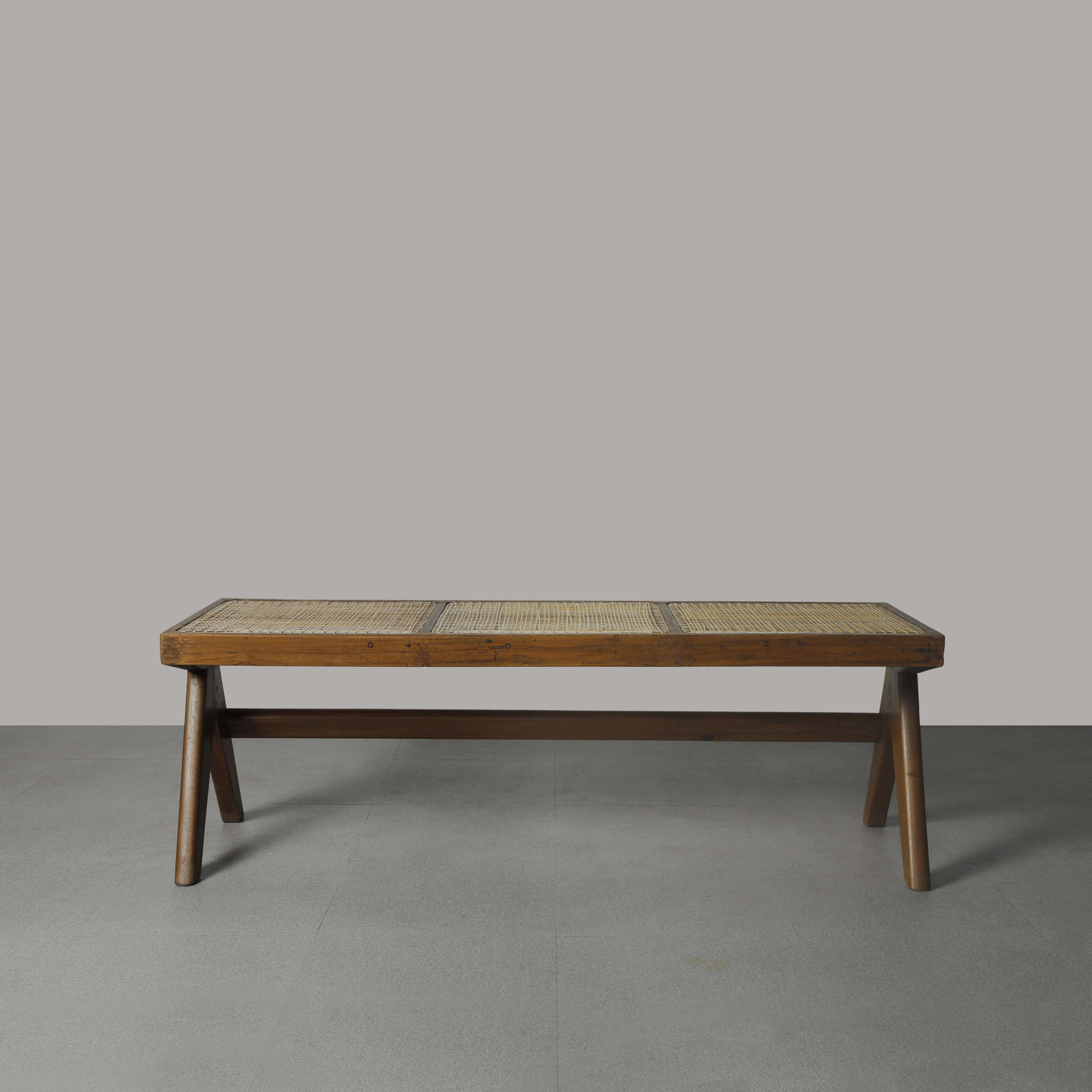 Pierre Jeanneret PJ-SI-33-C Cane Bench / Authentic Mid-Century Modern In Good Condition For Sale In Zürich, CH