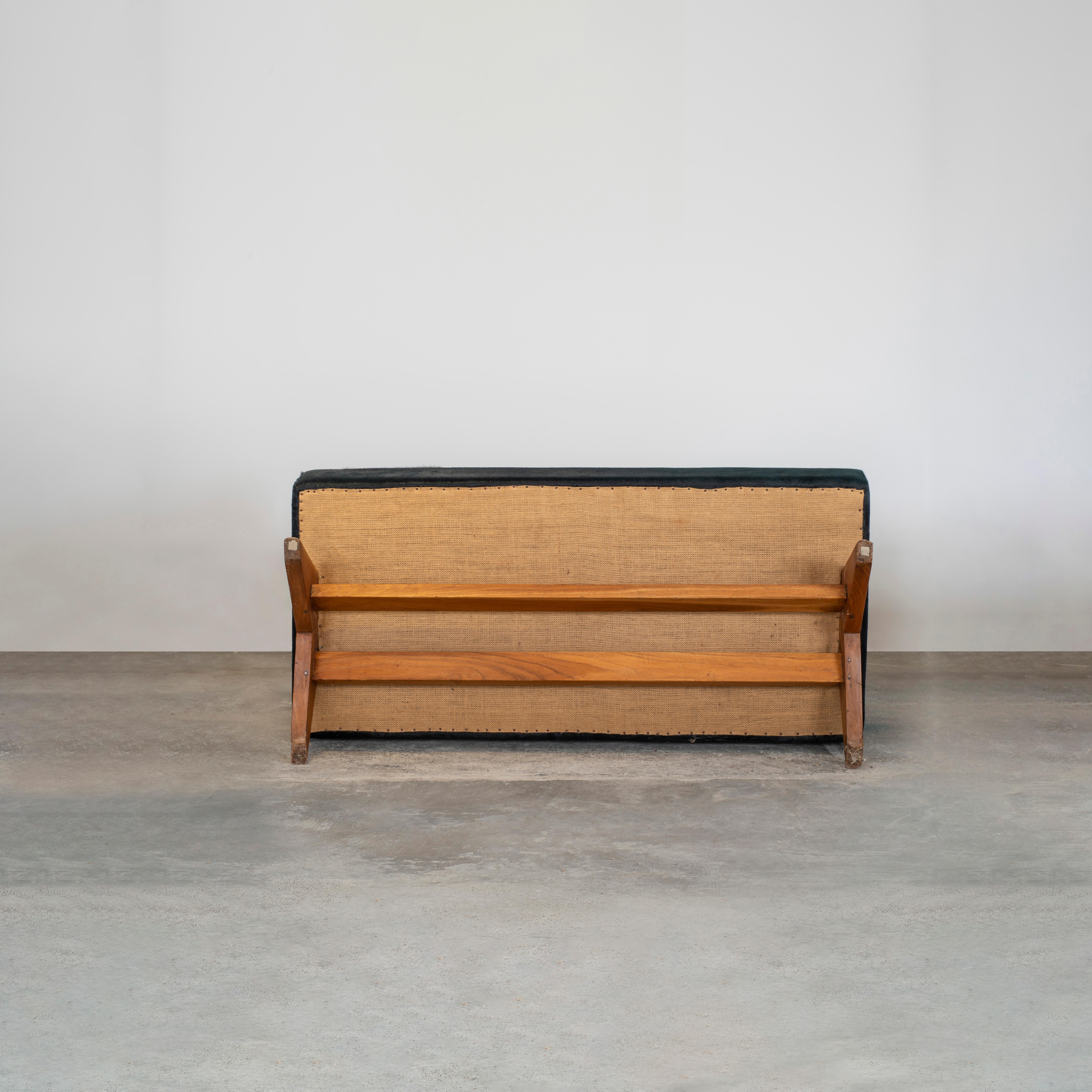 Pierre Jeanneret PJ-SI-36-B Sofa / Authentic Mid-Century Modern For Sale 3
