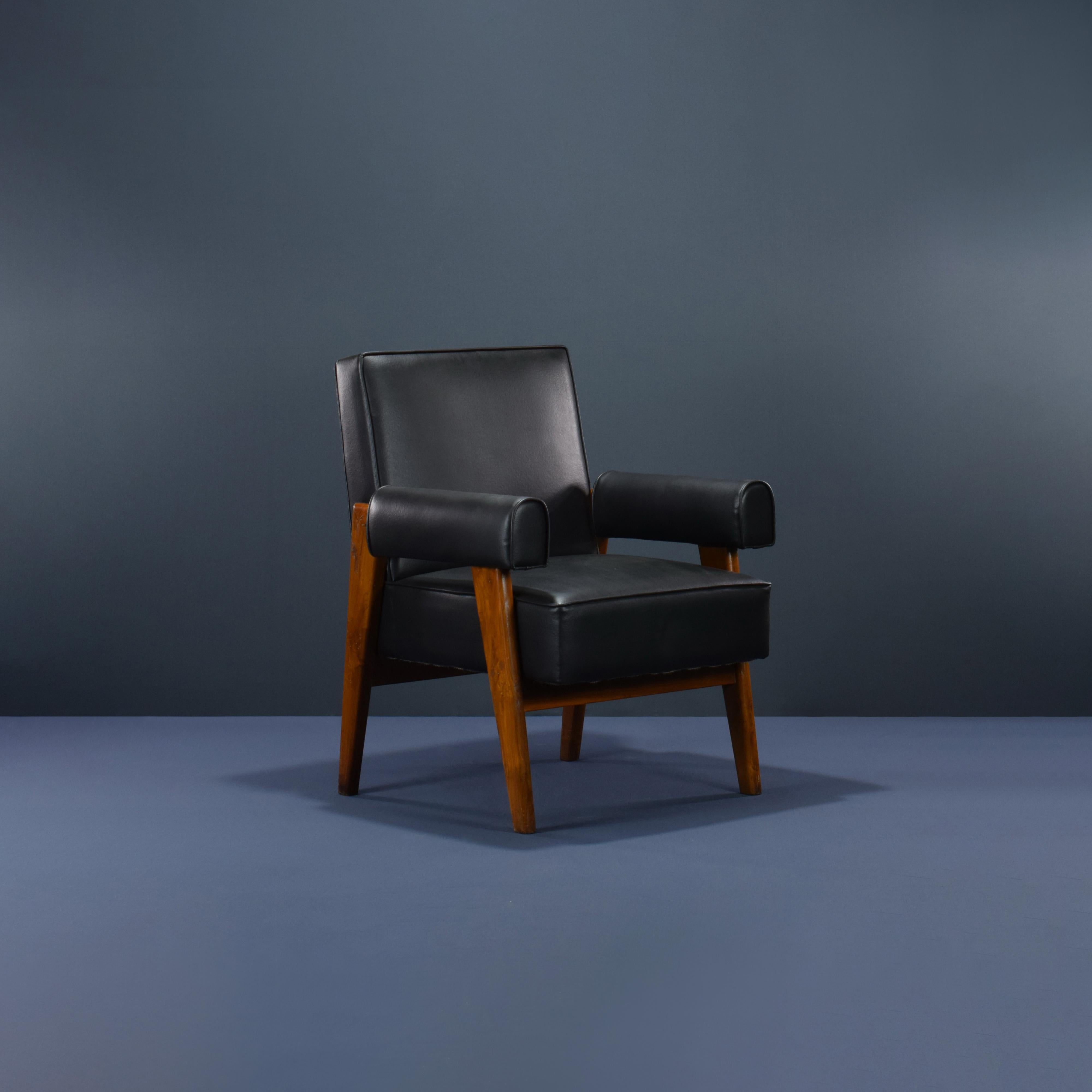 Milieu du XXe siècle Pierre Jeanneret PJ-SI-41-A Advocate Chair/Authentique Mid-Century Modern en vente