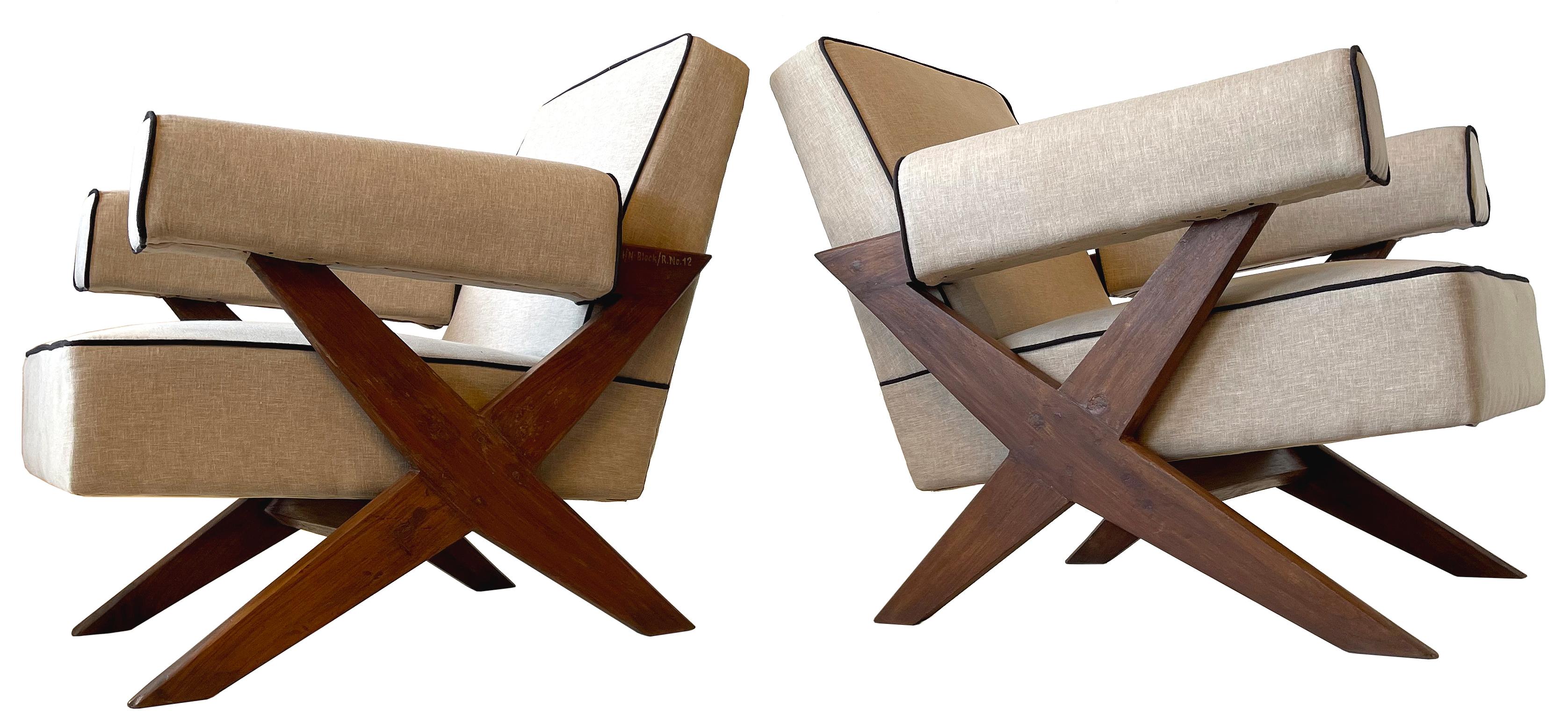 Pierre Jeanneret PJ-SI-48-A Upholstered Armchairs in Teak In Good Condition For Sale In Toronto, Ontario