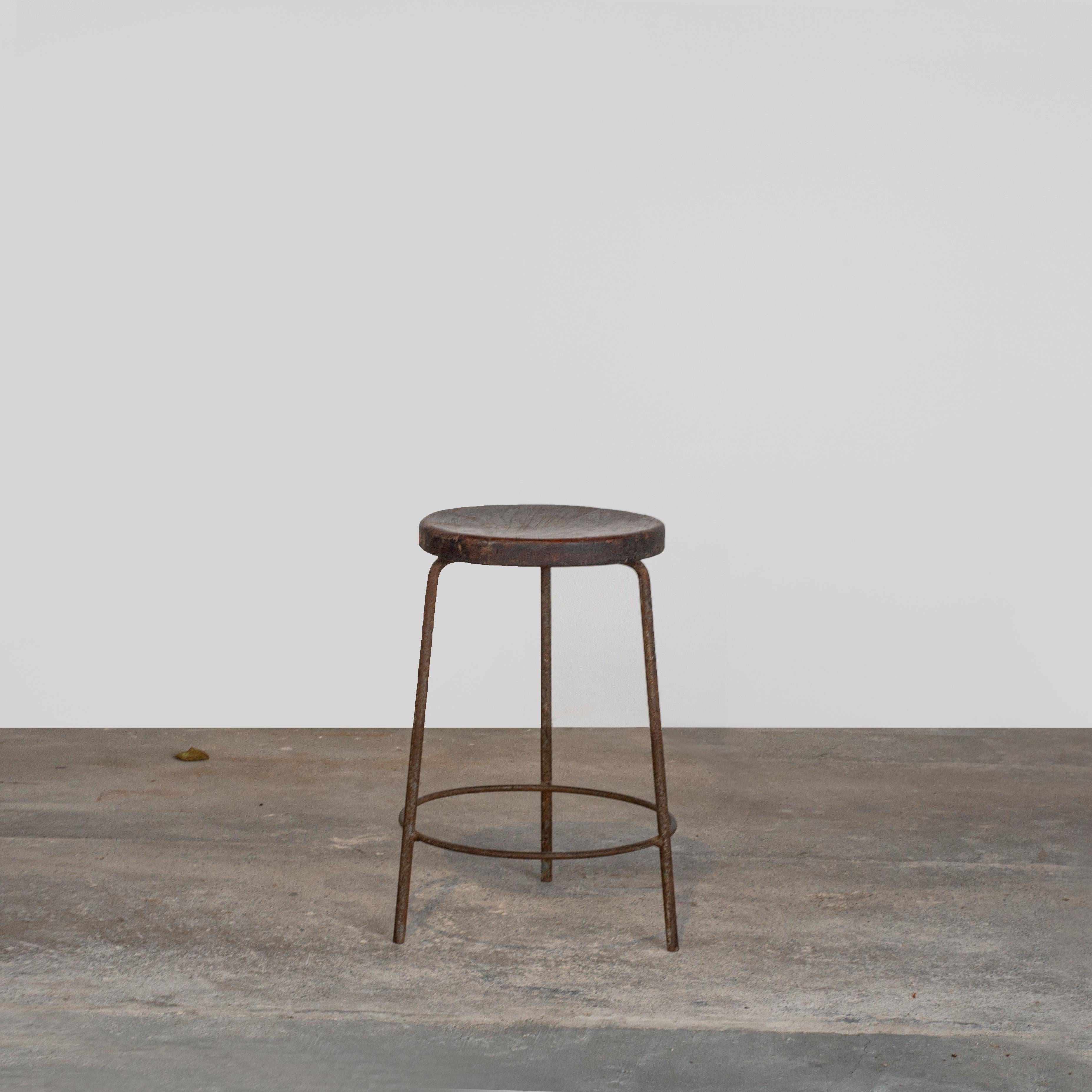 This item is raw and sturdy. Its rugged textures and bold lines define that radical character.  Its presence is uncompromising and captivating. The piece embodies minimalist design principles, characterized by a clear shape and simplified form with