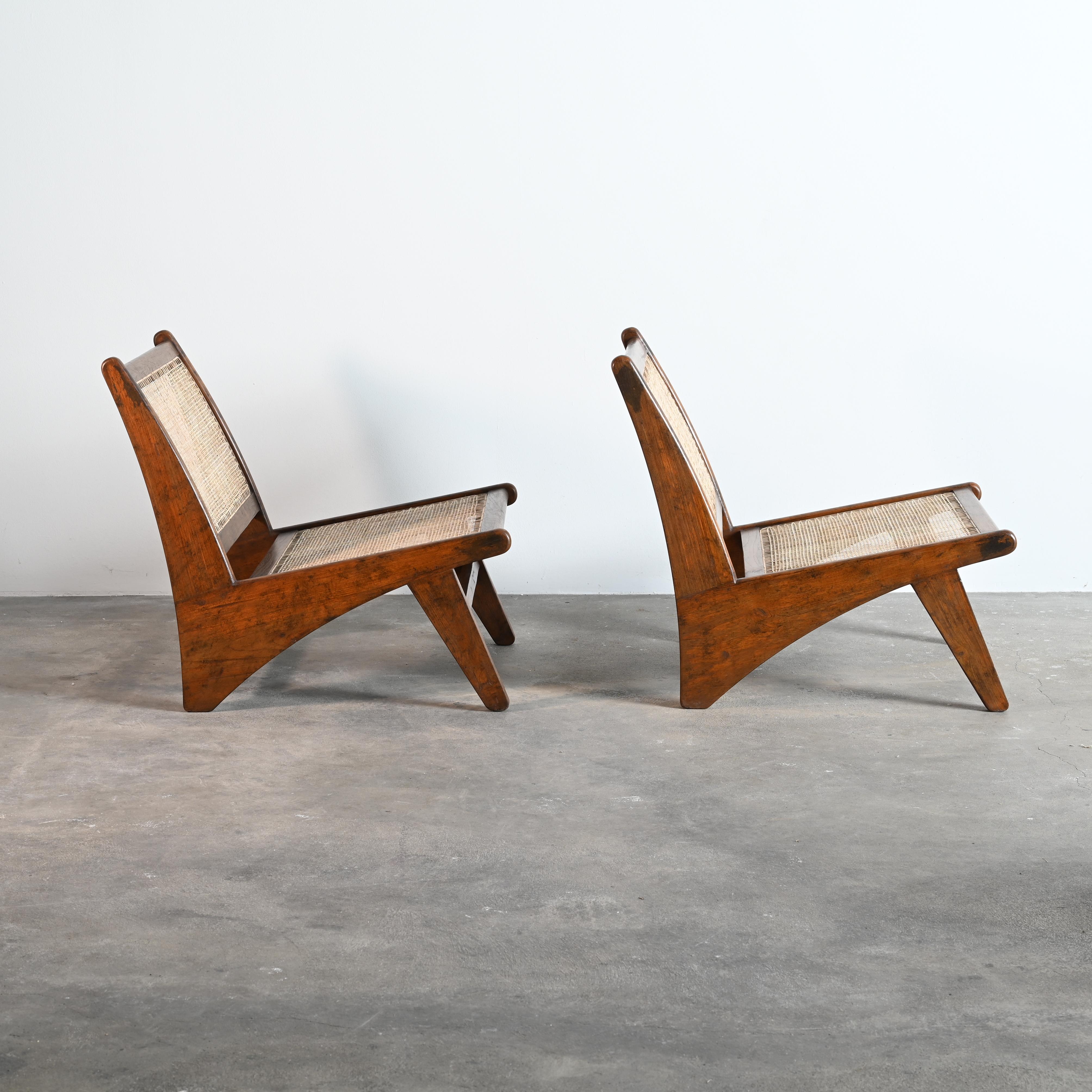 Indien Pierre Jeanneret PJ-SI-60-A Paire de chaises longues authentique mi-siècle moderne en vente