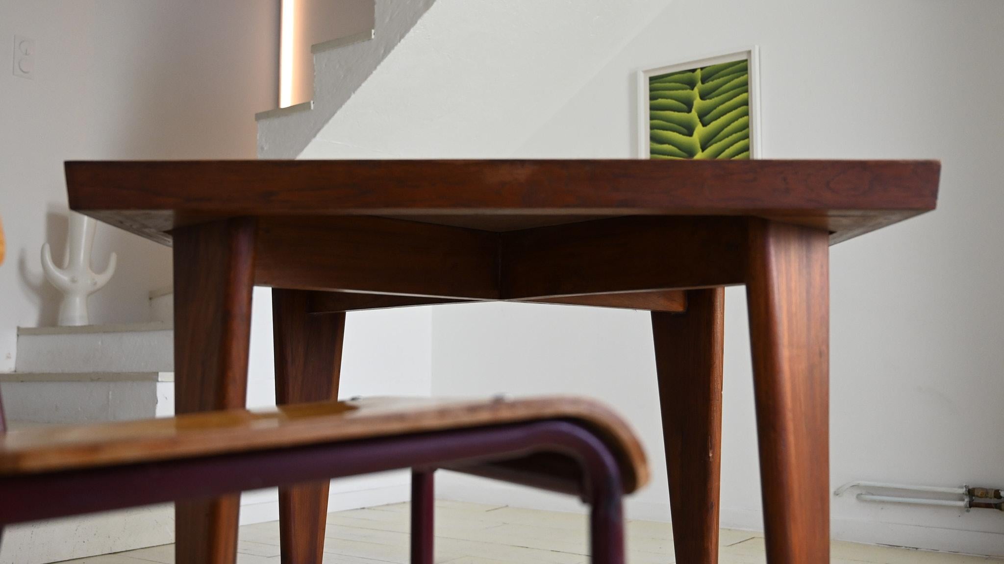 Pierre Jeanneret „Square-Tisch aus massivem Teakholz Chandigarh Projekt Indien Le Corbusier im Angebot 6