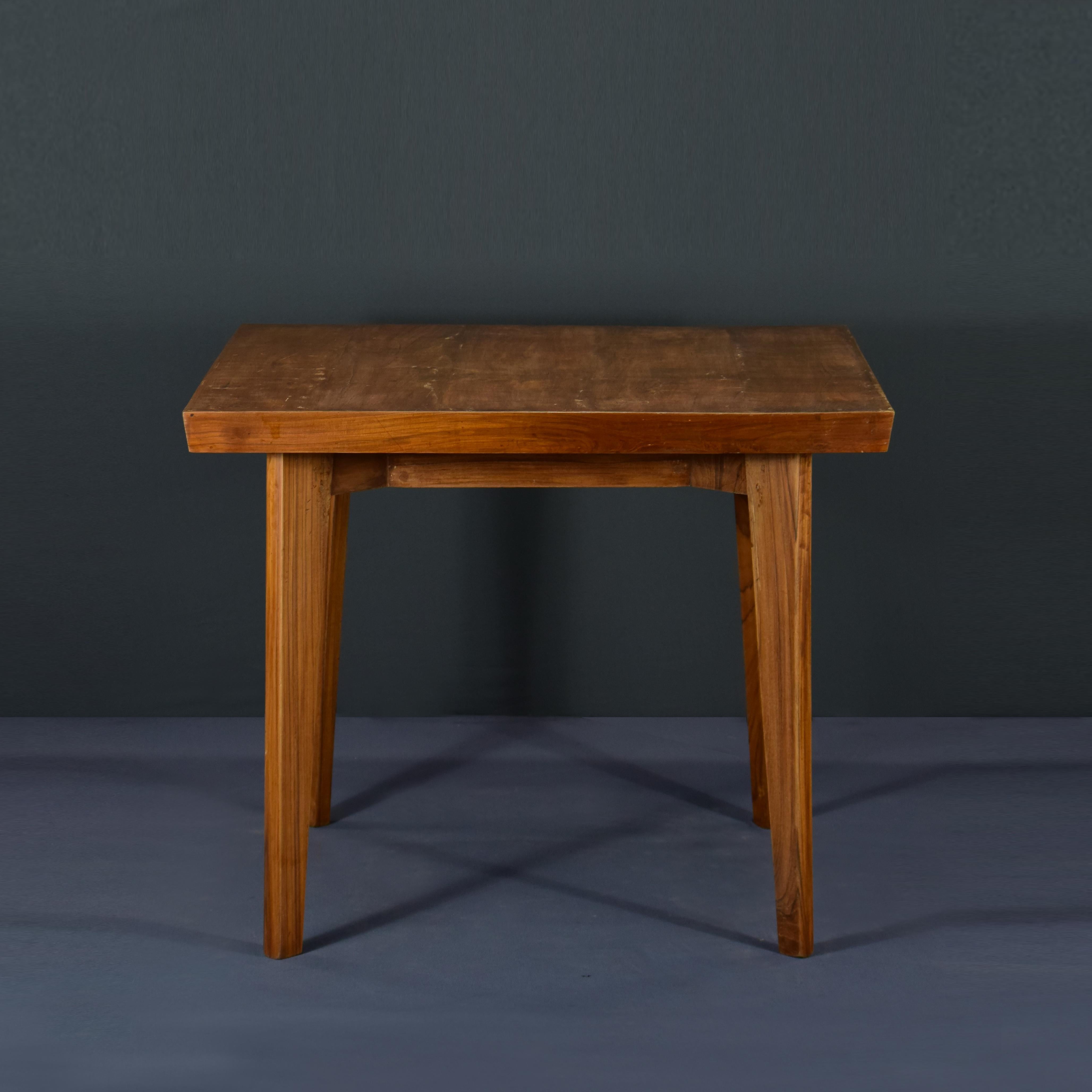 Table de salle à manger Pierre Jeanneret PJ-TA-05-A Authentique Mid-Century Modern Bon état - En vente à Zürich, CH