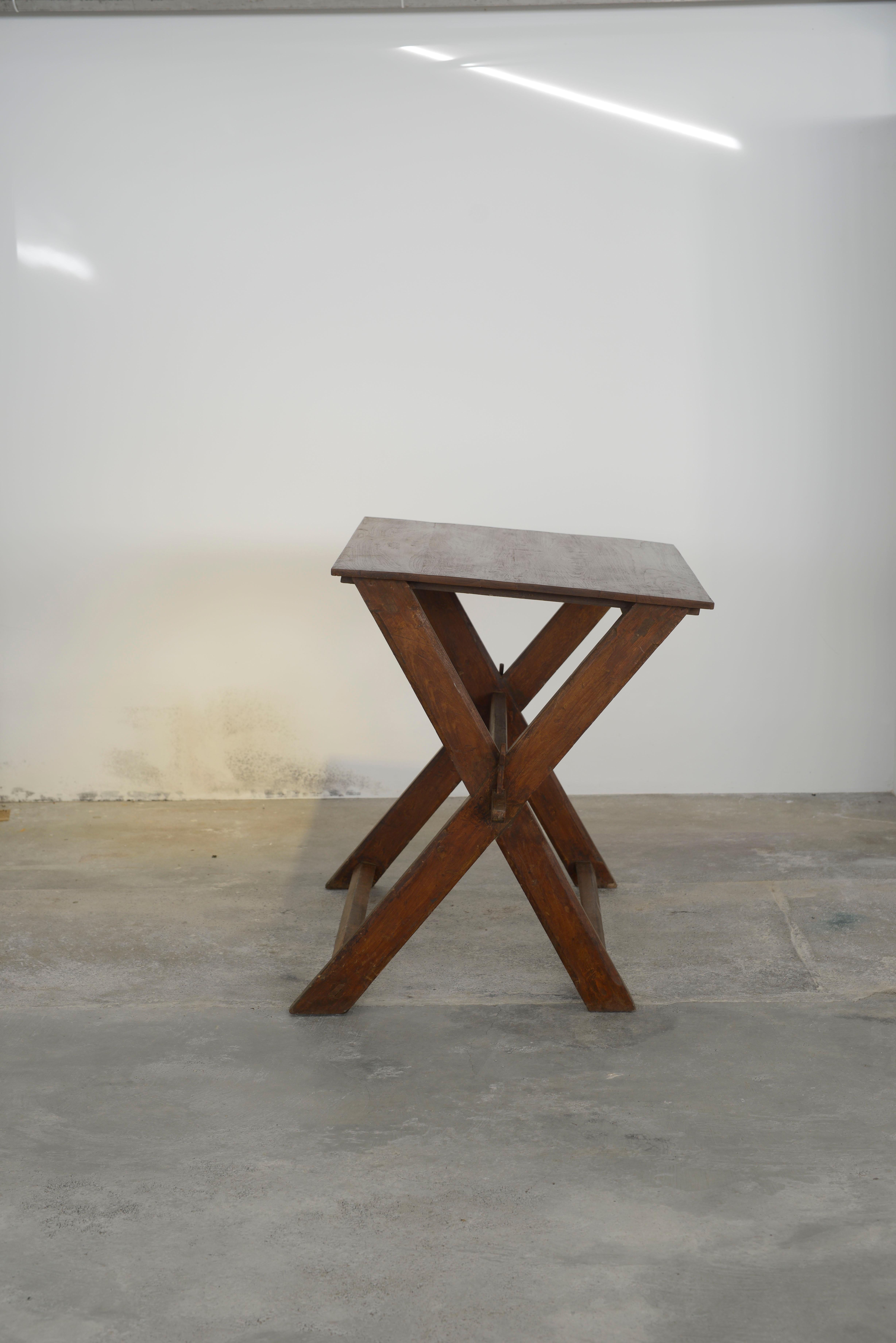 Pierre Jeanneret PJ-TA-11-A Klappbarer Arbeitstisch / Authentischer Mid-Century-Tisch (Moderne der Mitte des Jahrhunderts) im Angebot