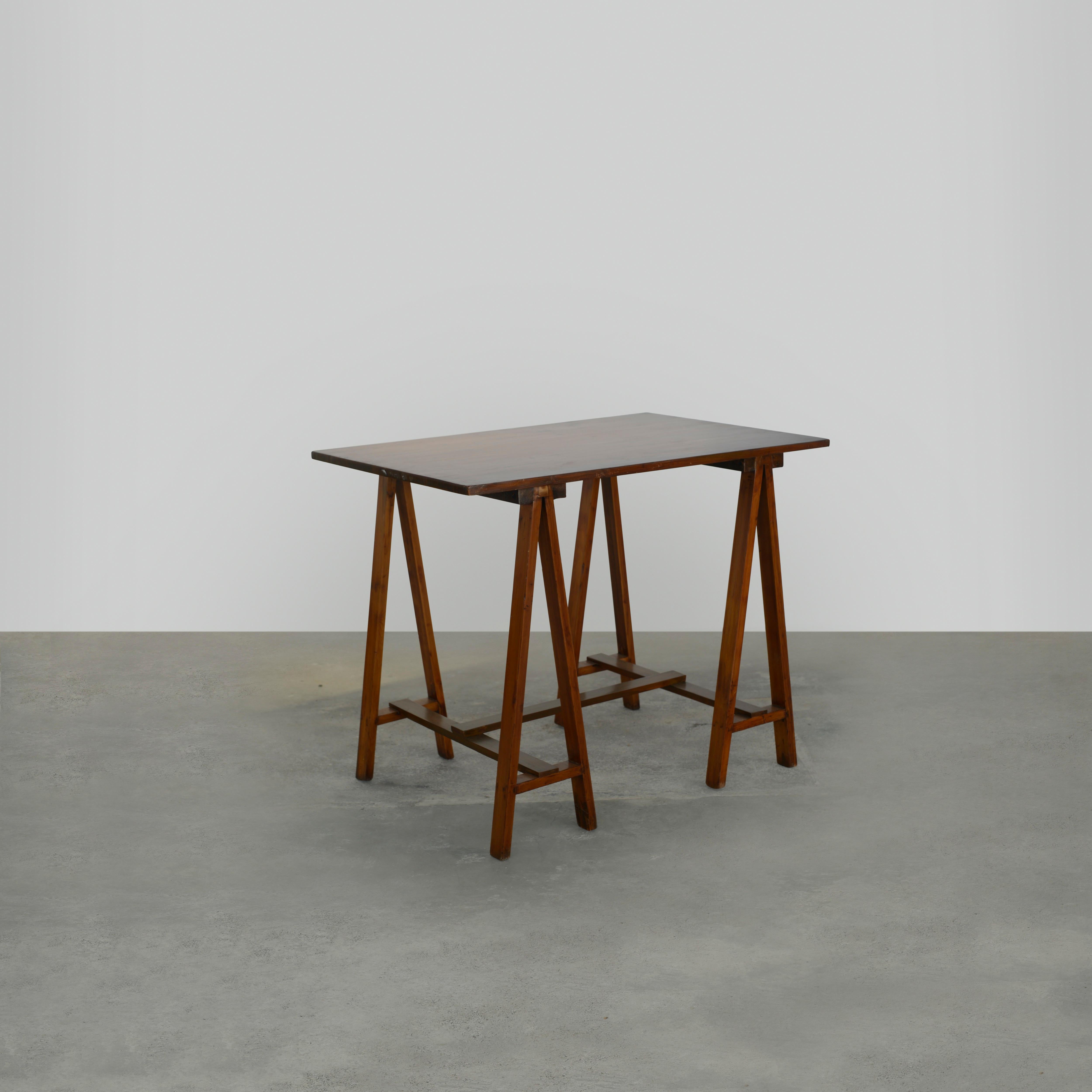 Pierre Jeanneret PJ-TAT-05-A Architektentisch / Authentischer Mid-Century Modern-Tisch im Zustand „Gut“ im Angebot in Zürich, CH