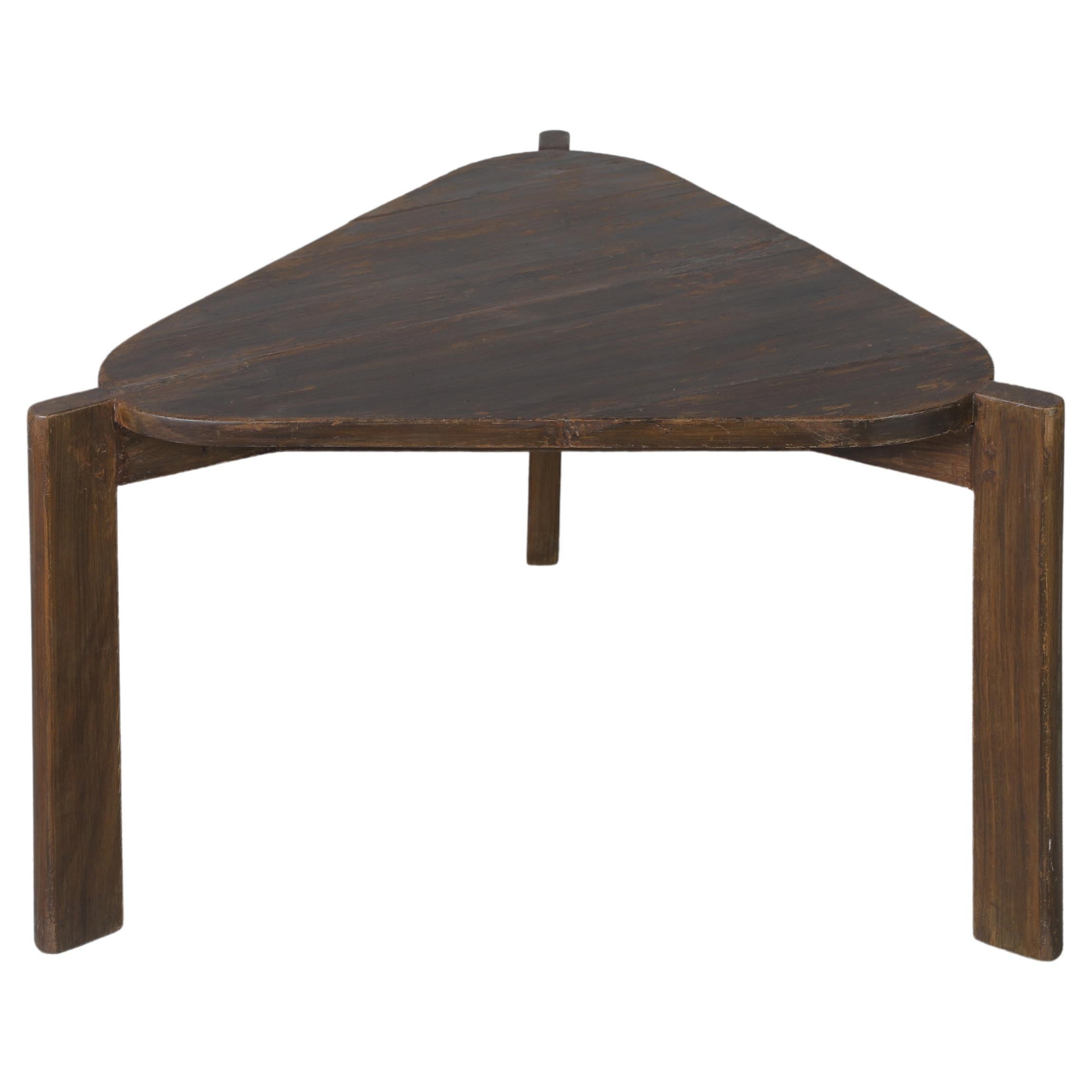 Table d'appoint triangulaire Pierre Jeanneret PJ-TB-03-C Authentique Mid-Century Modern