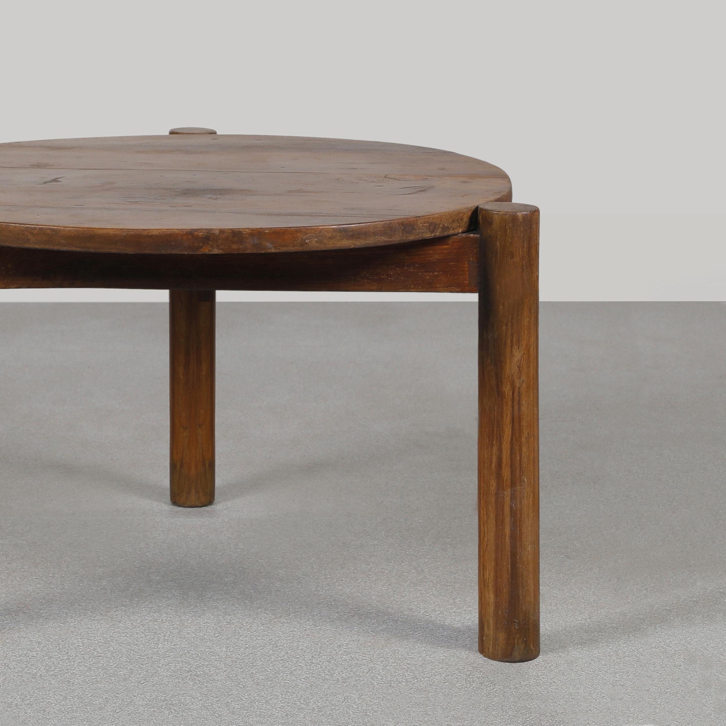 Pierre Jeanneret PJ-TB-04-A Round Low Table / Authentic Mid-Century Modern In Good Condition For Sale In Zürich, CH