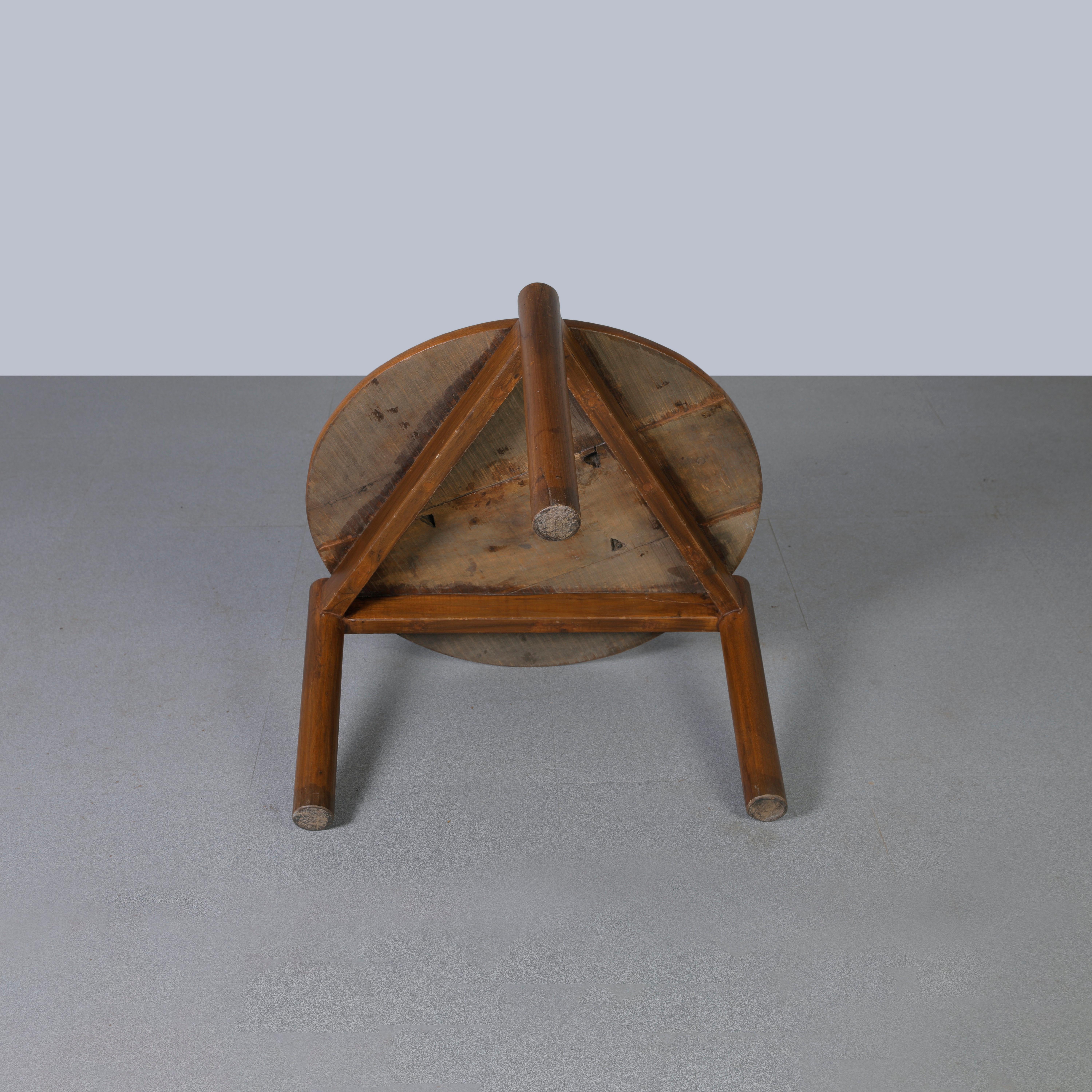 Pierre Jeanneret PJ-TB-04-A Round Low Table / Authentic Mid-Century Modern In Good Condition For Sale In Zürich, CH
