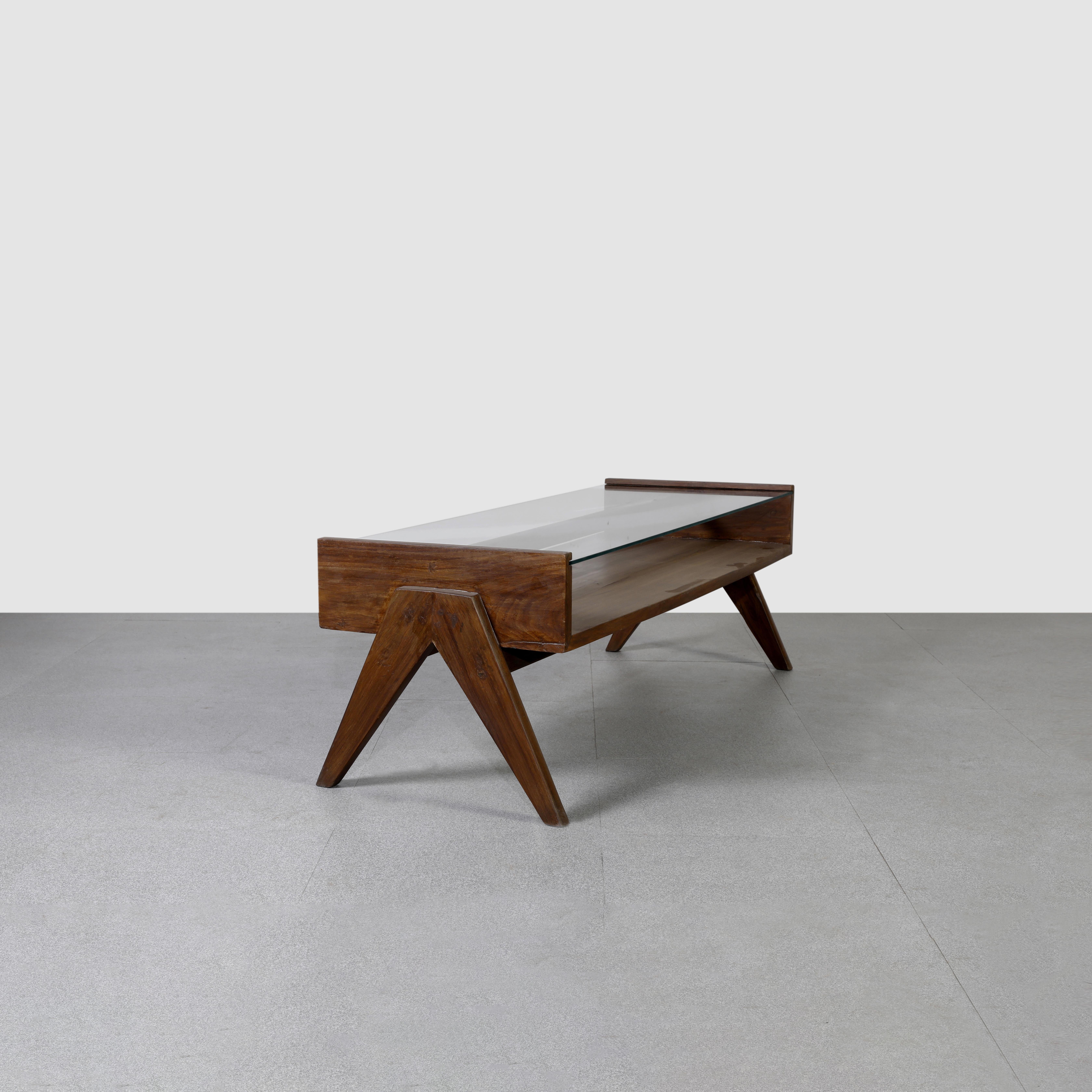 This coffee table is not only a fantastic piece, it’s a design icon. It is raw in its simplicity, embodying an expressing the pure ideas of Jeanneret. There is something deeply touching about this design and at the same time it’s very sharp and