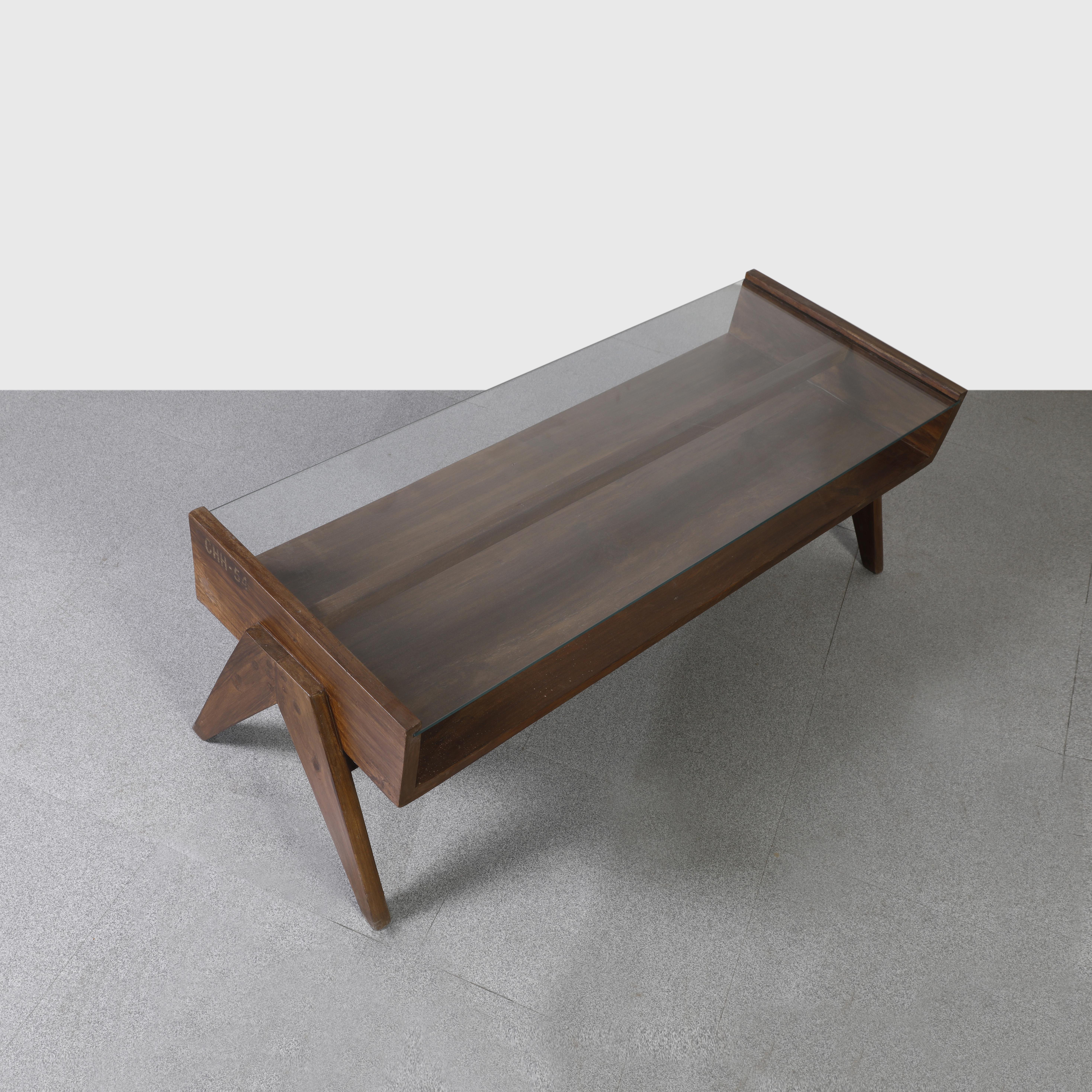 Pierre Jeanneret PJ-TB-05-A Mesa de cristal / Moderna auténtica de mediados de siglo Indio en venta