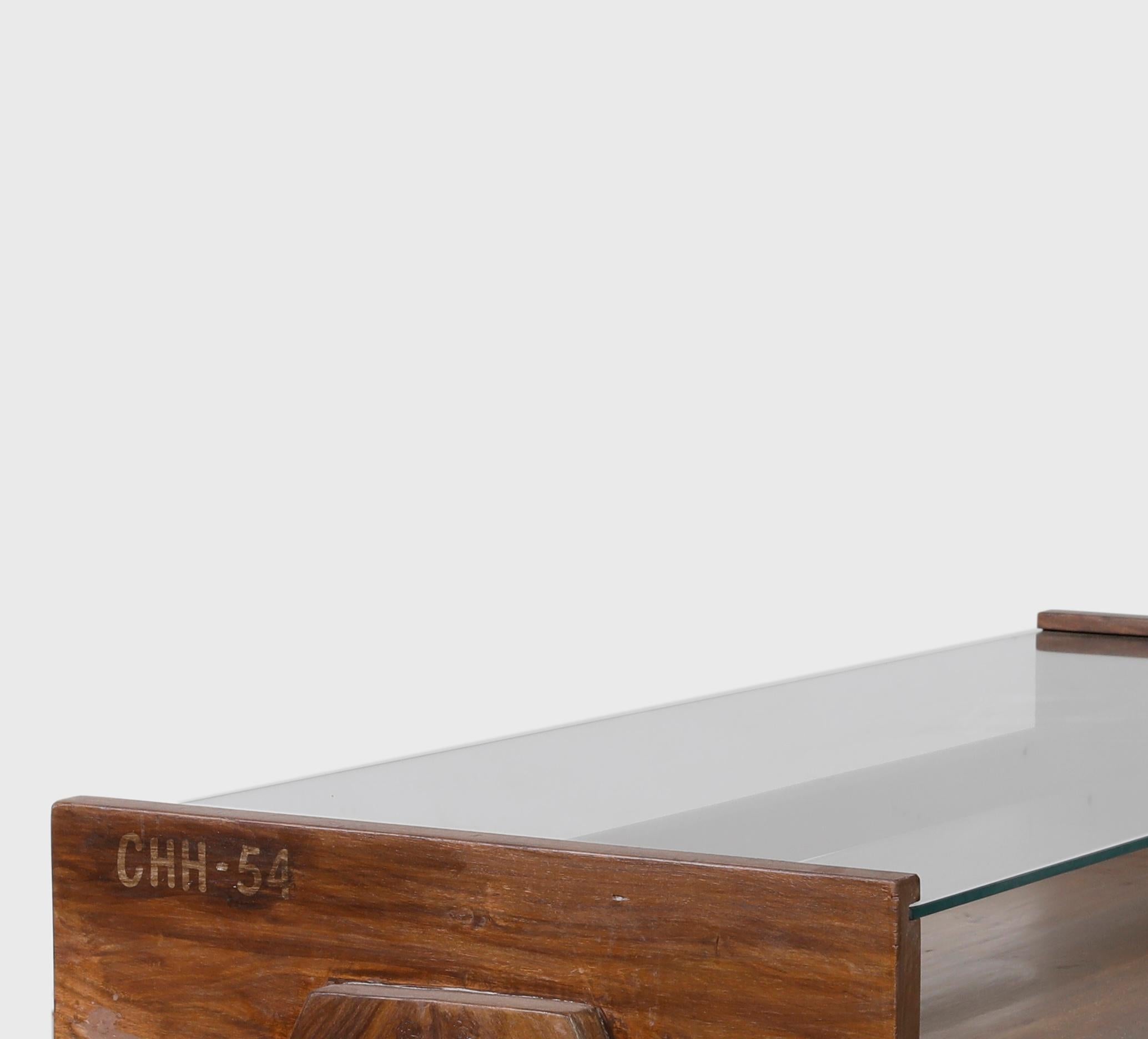Pierre Jeanneret PJ-TB-05-A Mesa de cristal / Moderna auténtica de mediados de siglo en Bueno estado para la venta en Zürich, CH