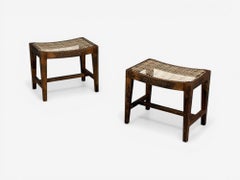 Pierre Jeanneret, Rechteckige niedrige Hocker, Teak, Rohr, Chandigarh, Indien, 1960er Jahre