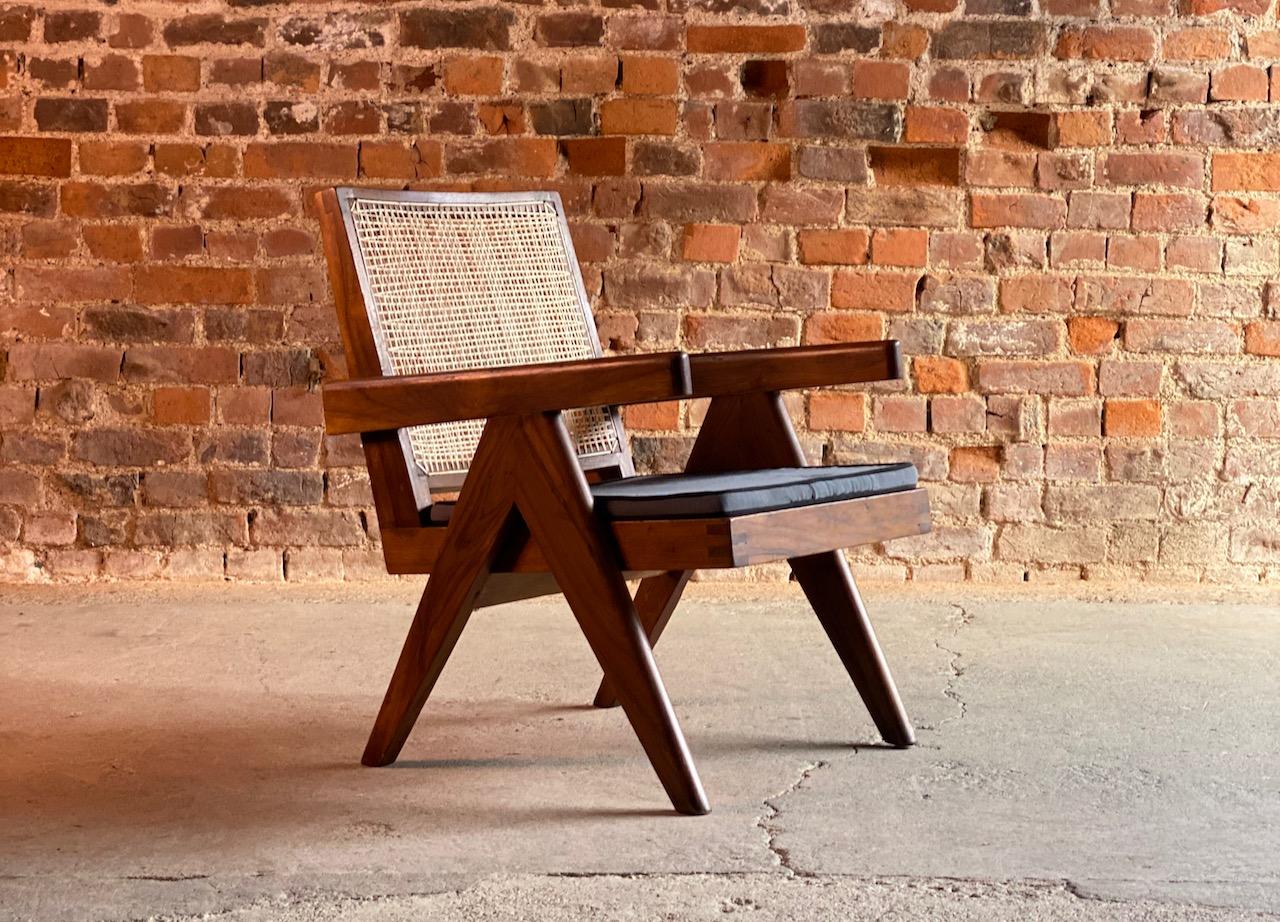 Pierre Jeanneret Palisander Sessel:: Modell PJ-SI-29-A:: um 1955 (Rustikal)