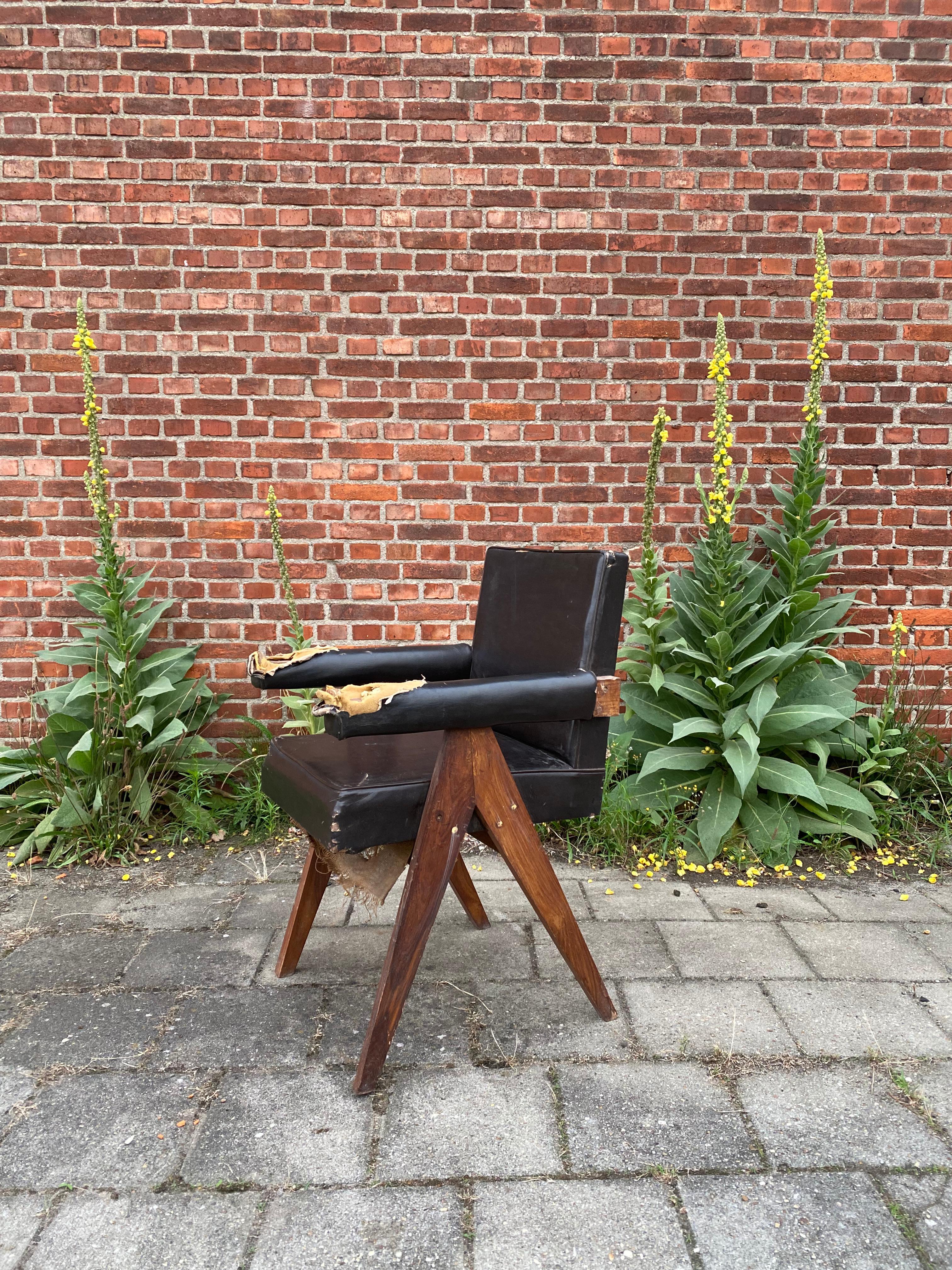 Hand-Crafted Pierre Jeanneret 'Senat' Chair Designed for Chandigarh's High Court, 1959-60 For Sale