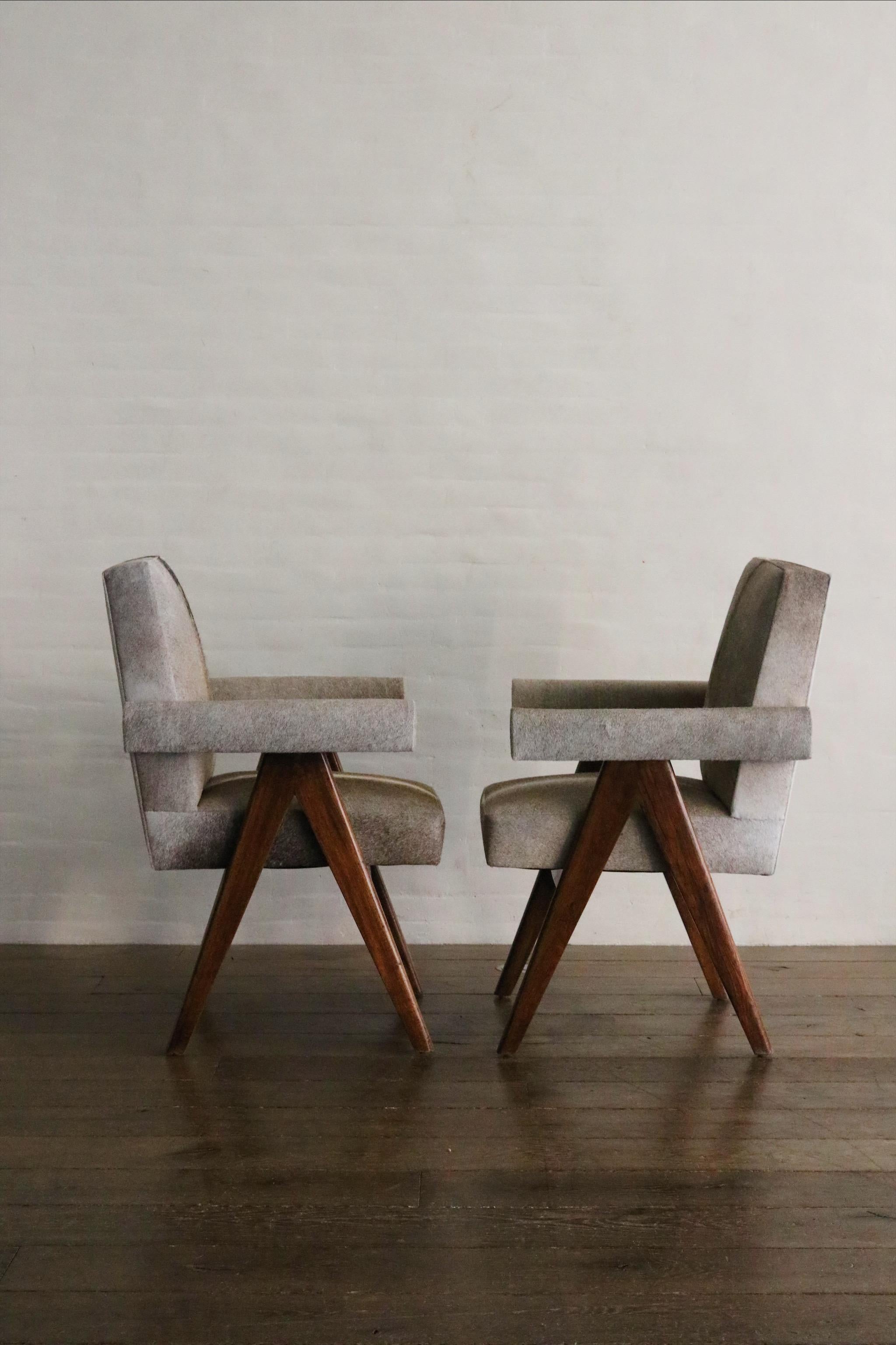 Pierre Jeanneret Senate-Comittee Reupholstered Arm Chair in Teak, ca. 1950s In Good Condition For Sale In New York, NY