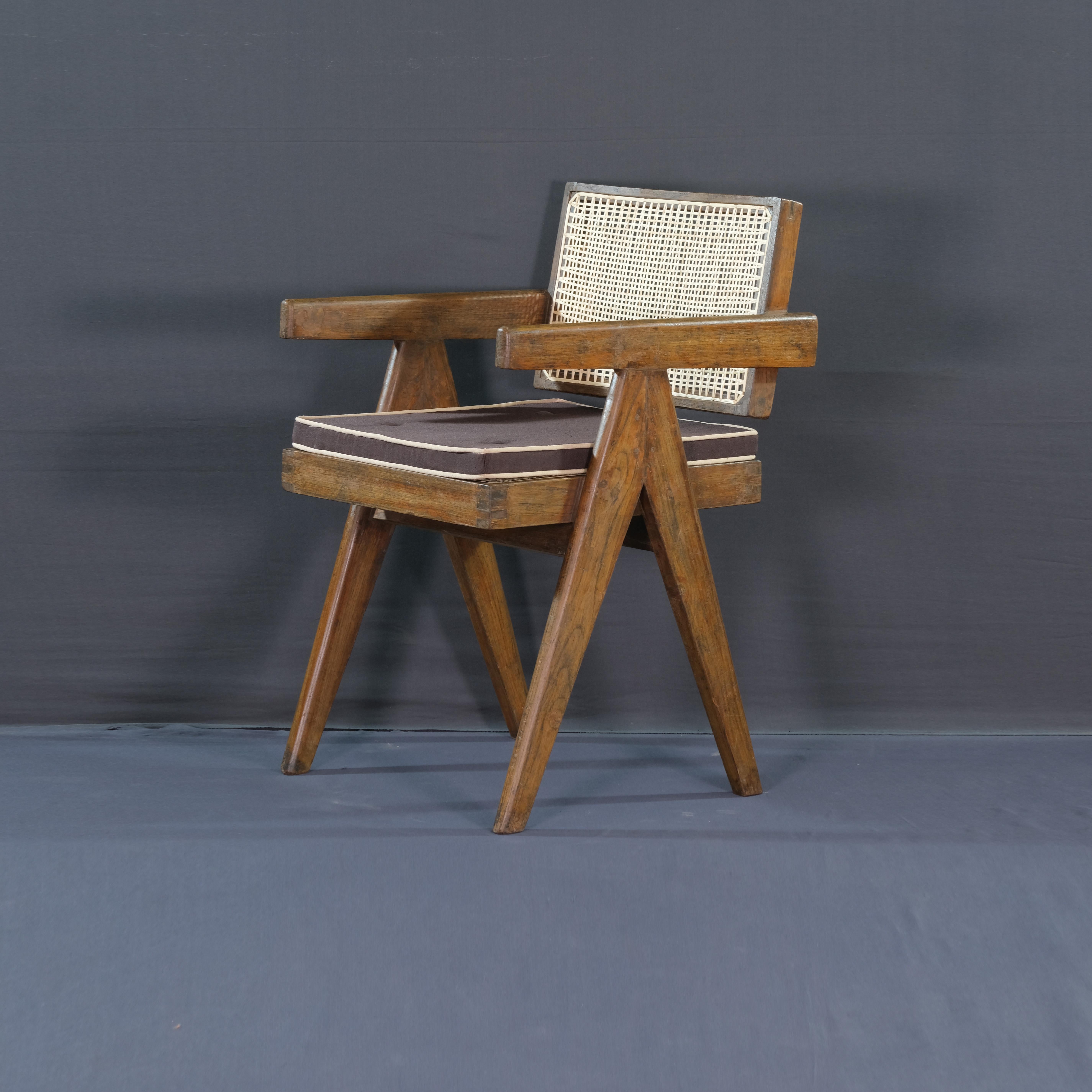 Pierre Jeanneret Set of 10 Chairs PJ-SI-28-A / Authentic Mid-Century Modern For Sale 8