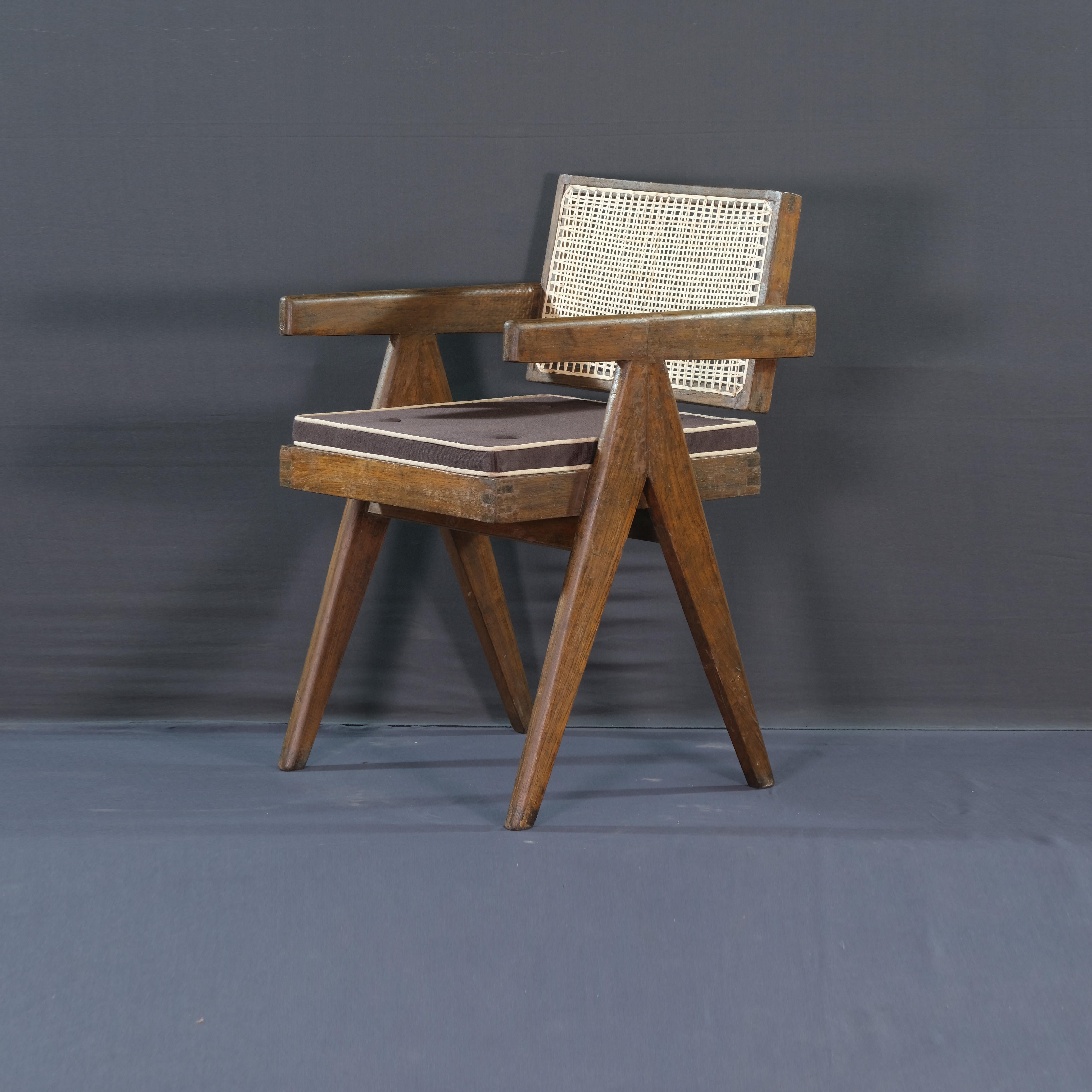 Pierre Jeanneret Set of 10 Chairs PJ-SI-28-A / Authentic Mid-Century Modern For Sale 14