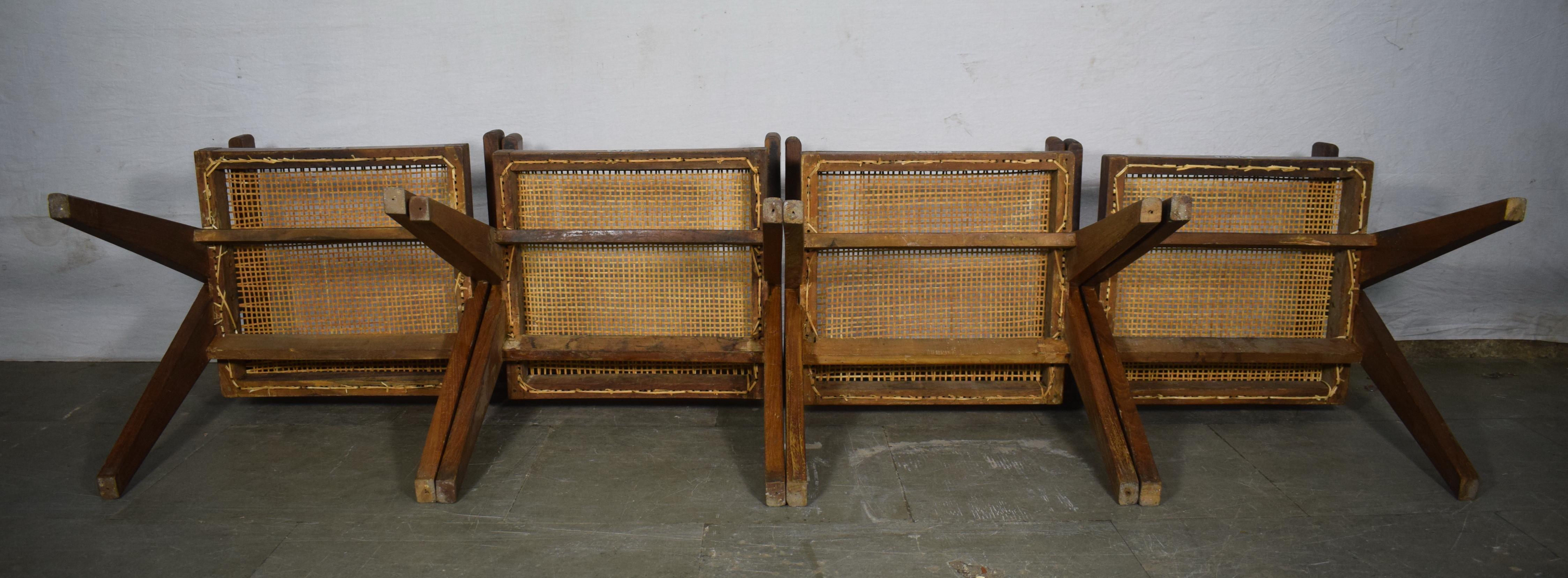 Pierre Jeanneret Set of 4 Chairs / Authentic Mid-Century Modern PJ-SI-28-B In Good Condition In Zürich, CH