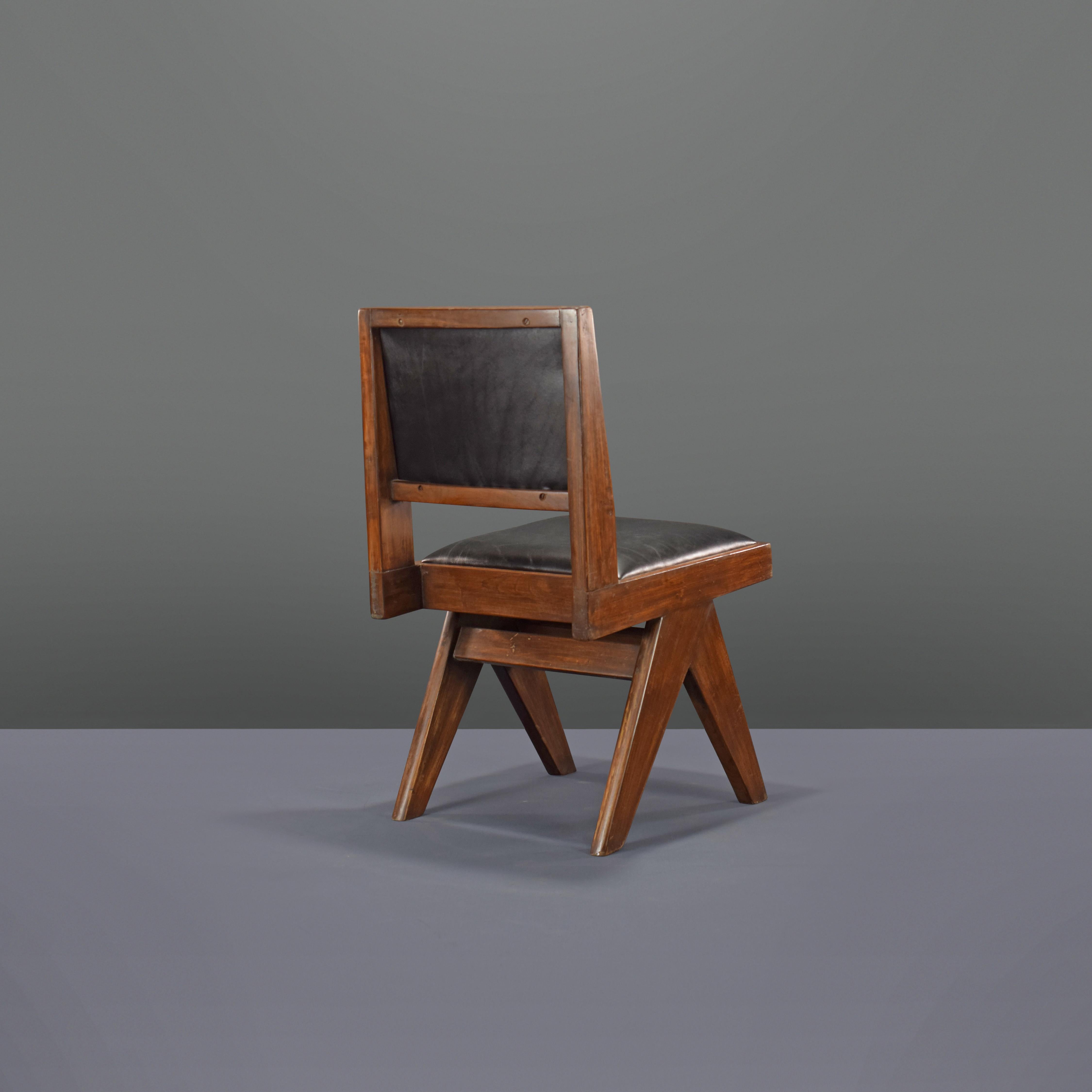 Pierre Jeanneret: 4er-Set Stühle PJ-SI-25-E / Authentischer Mid-Century-Modern-Set (Moderne der Mitte des Jahrhunderts) im Angebot