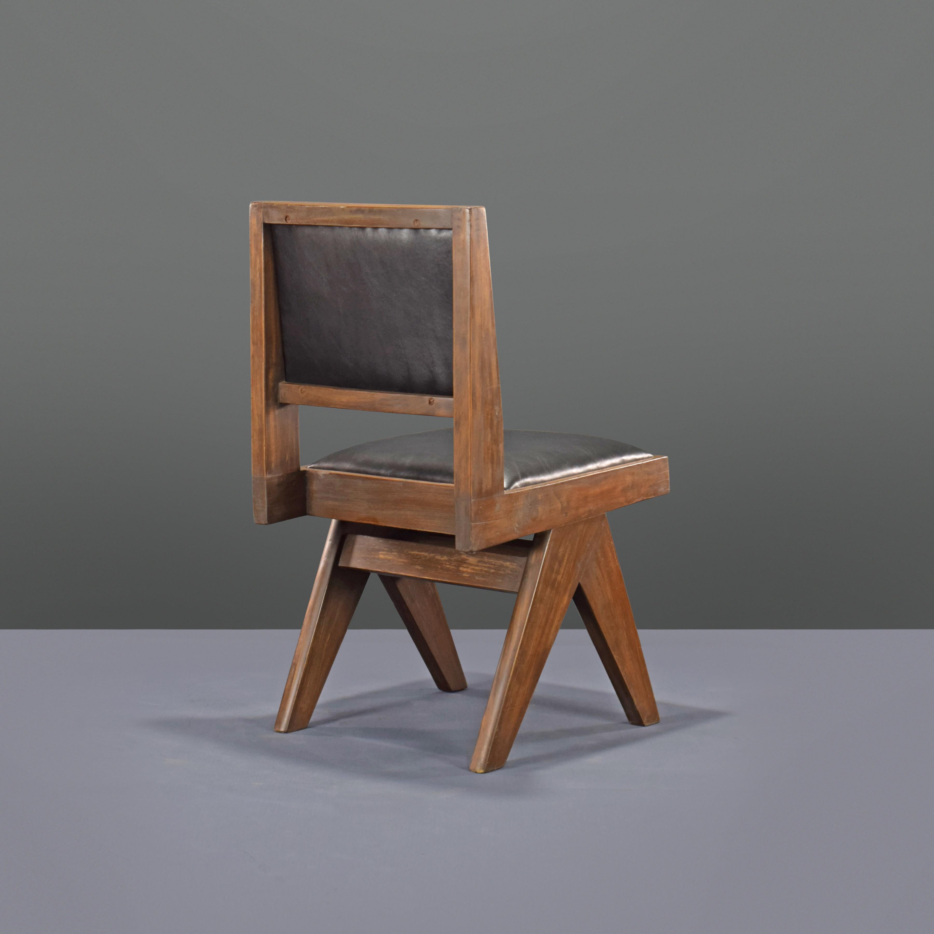 Pierre Jeanneret: 4er-Set Stühle PJ-SI-25-E / Authentischer Mid-Century-Modern-Set im Zustand „Gut“ im Angebot in Zürich, CH