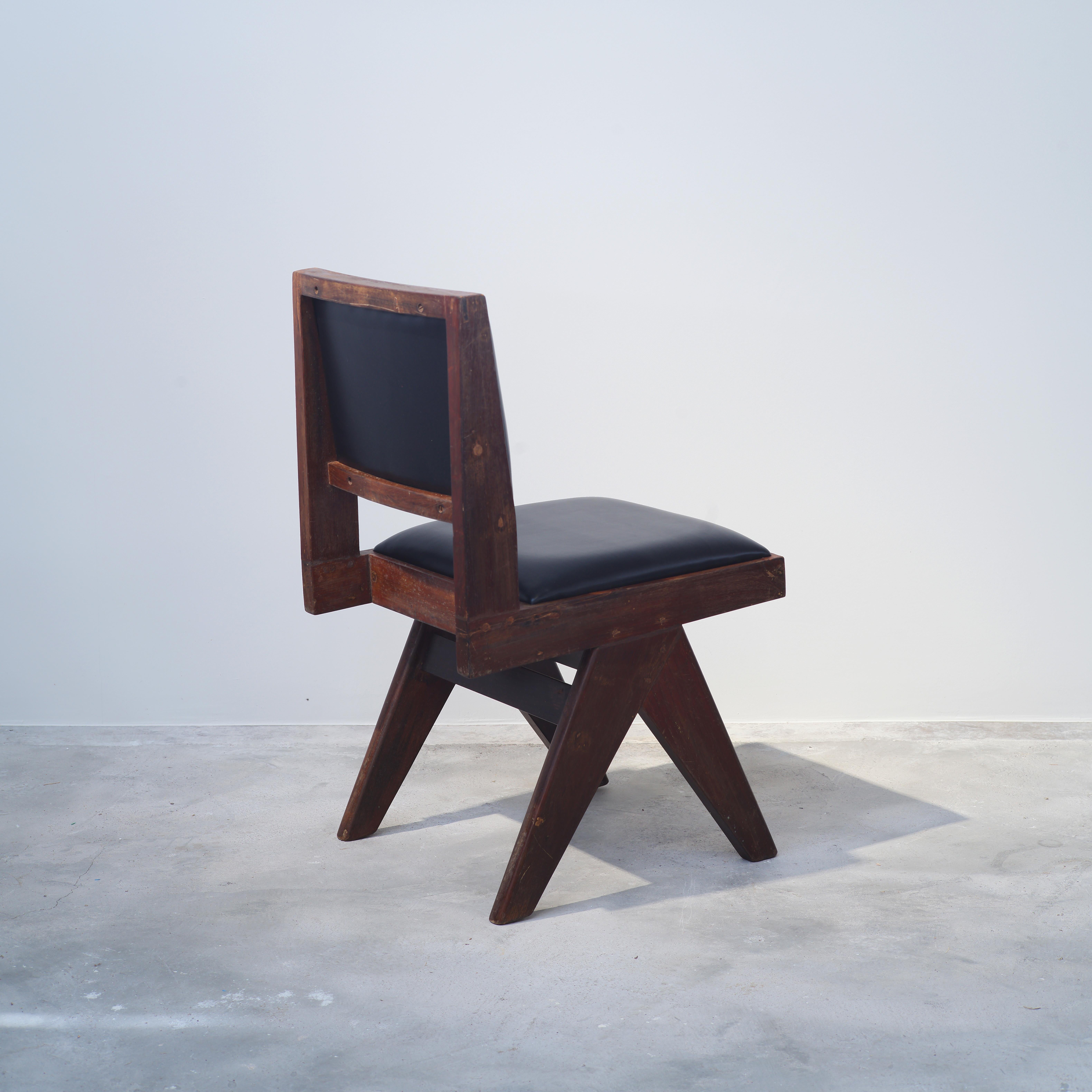Pierre Jeanneret: 4er-Set Stühle PJ-SI-25-E / Authentischer Mid-Century-Modern-Set (Teakholz) im Angebot