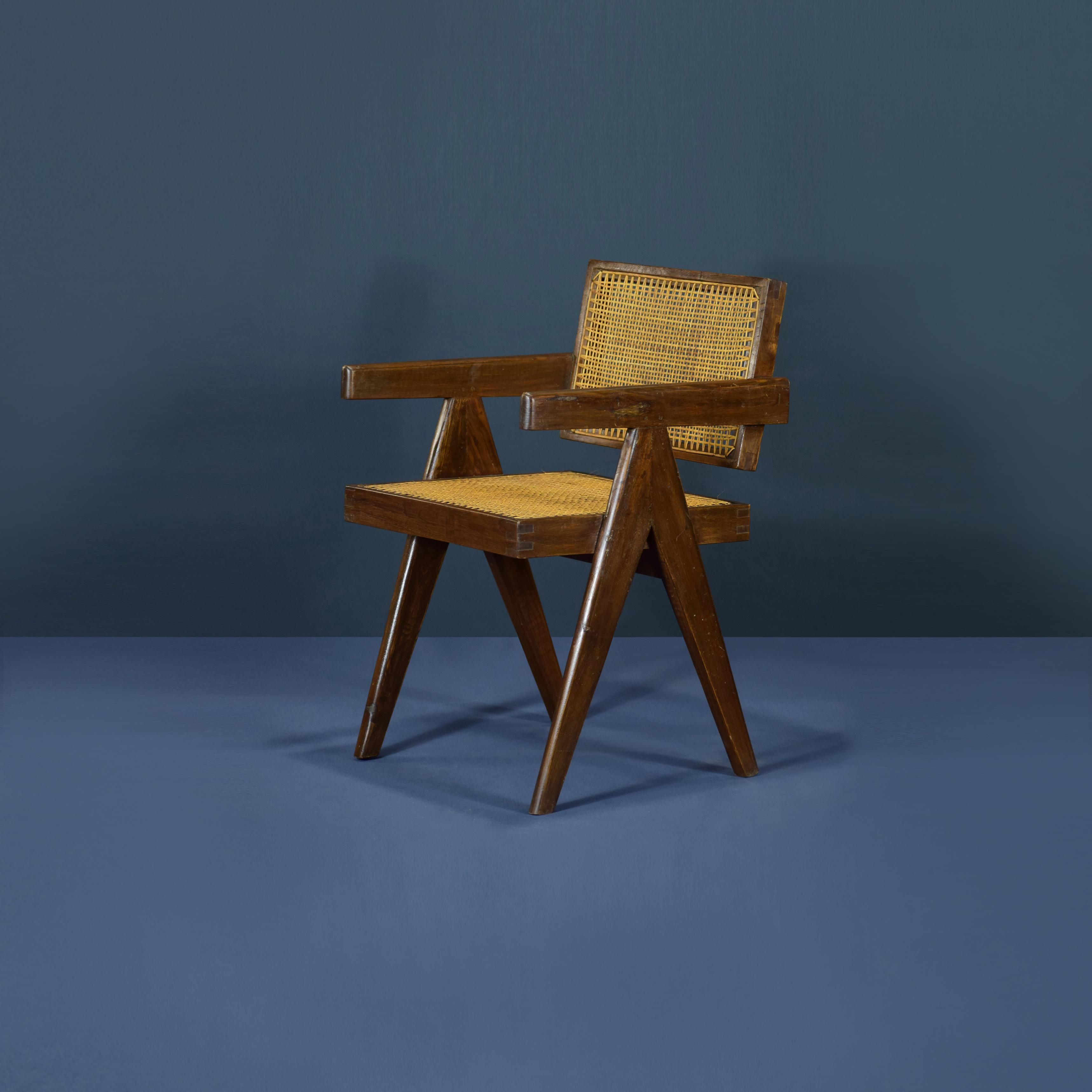 Pierre Jeanneret: 4er-Set Stühle, PJ-SI-28-A, authentisch, Mid-Century Modern im Zustand „Gut“ im Angebot in Zürich, CH