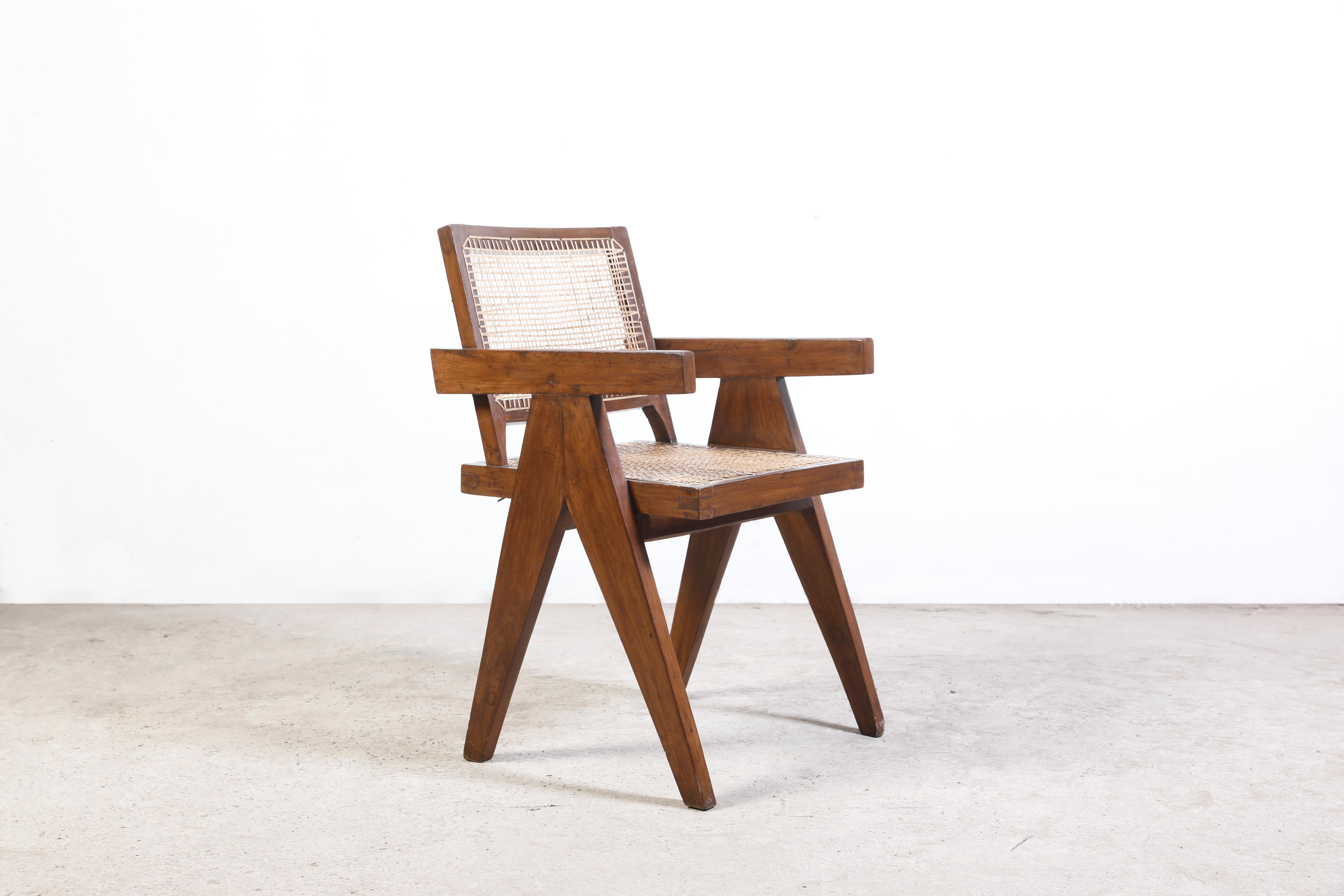 Pierre Jeanneret Set of 8 Chairs / Authentic Mid-Century Modern PJ-SI-28-B For Sale 4