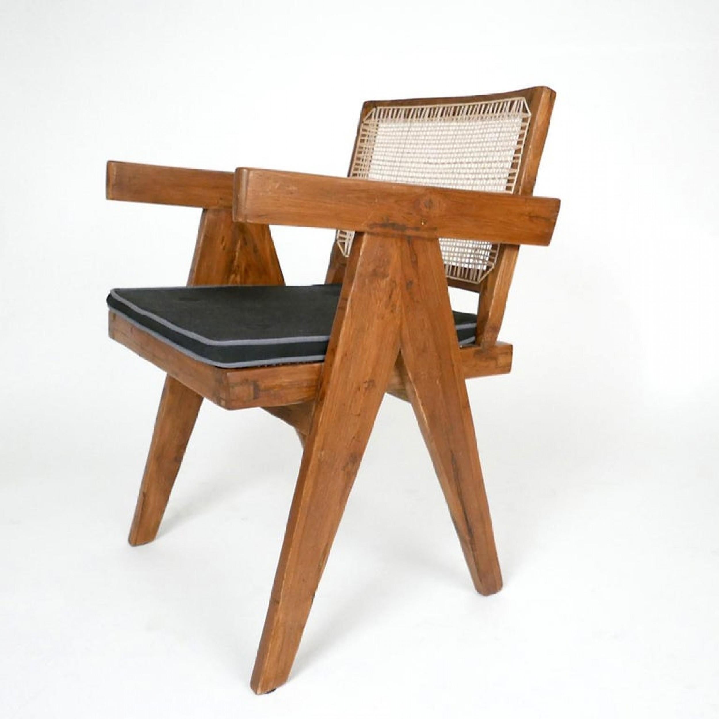 Pierre Jeanneret Set of Six Armchairs, Model PJ-SI-28-B In Good Condition For Sale In New York, NY