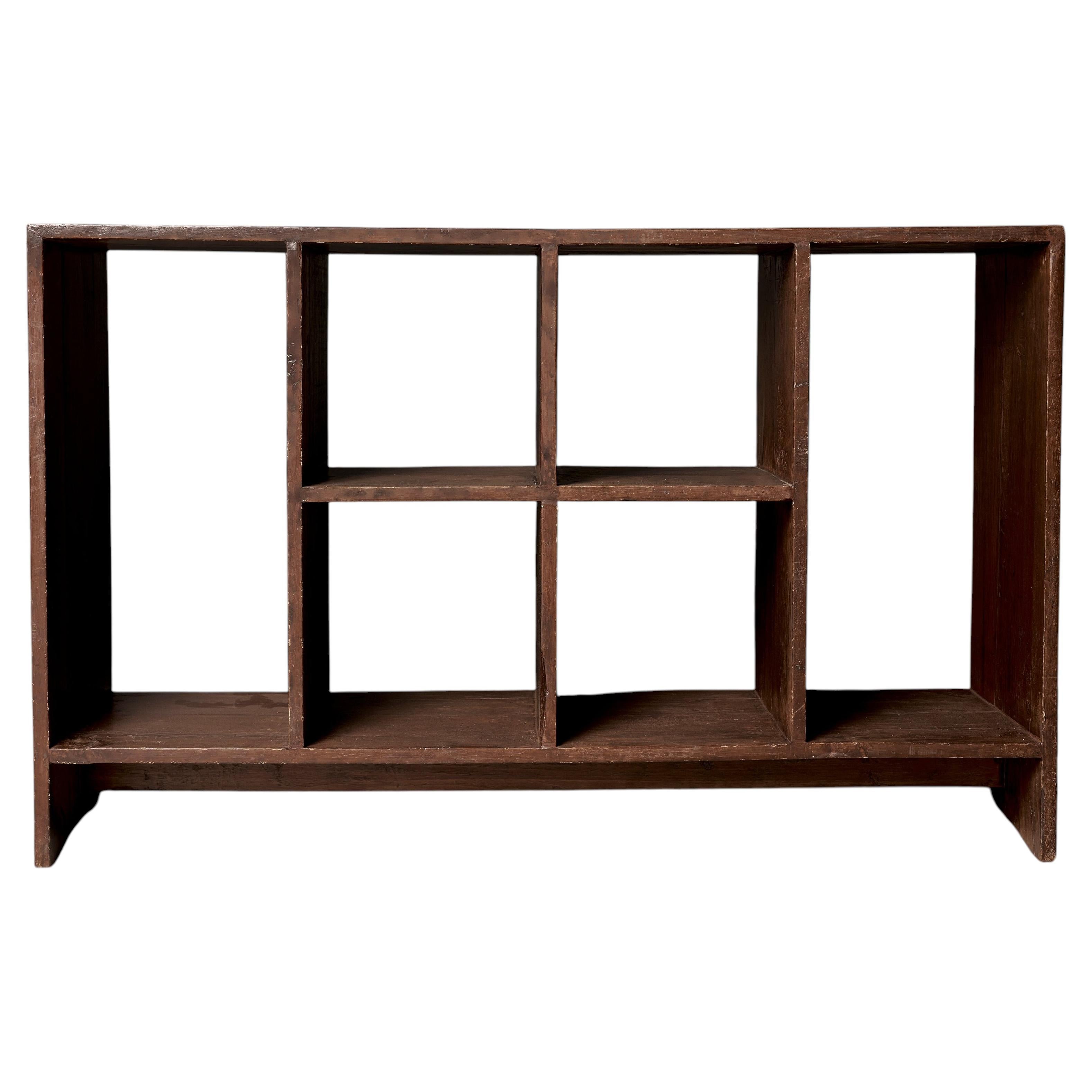 Librería baja de seis compartimentos de Pierre Jeanneret, PGIMER, Chandigarh, hacia 1960 en venta