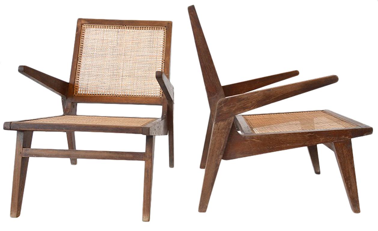Une paire de chaises uniques 