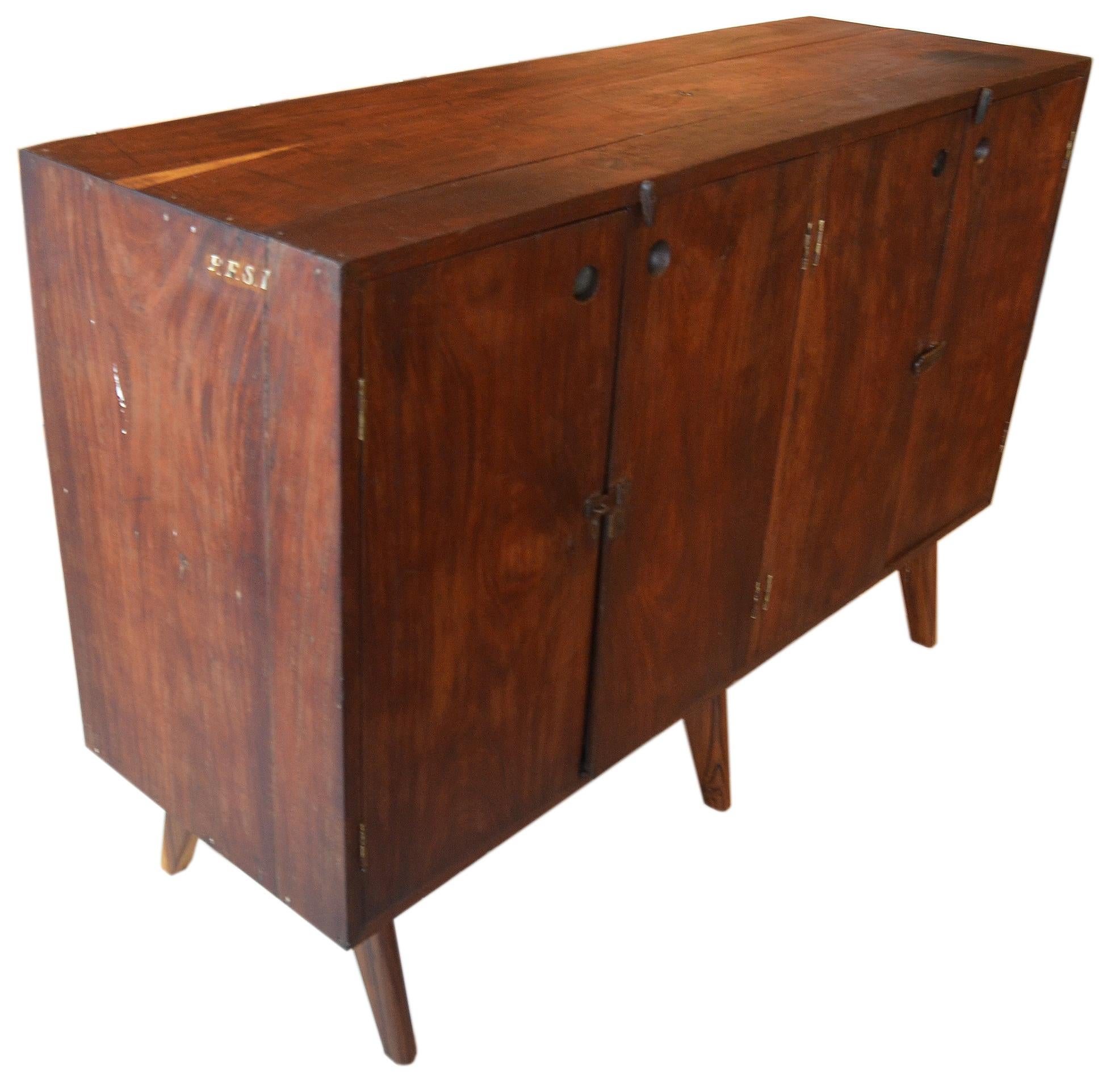 Pierre Jeanneret Aufbewahrungsschrank (Mitte des 20. Jahrhunderts) im Angebot