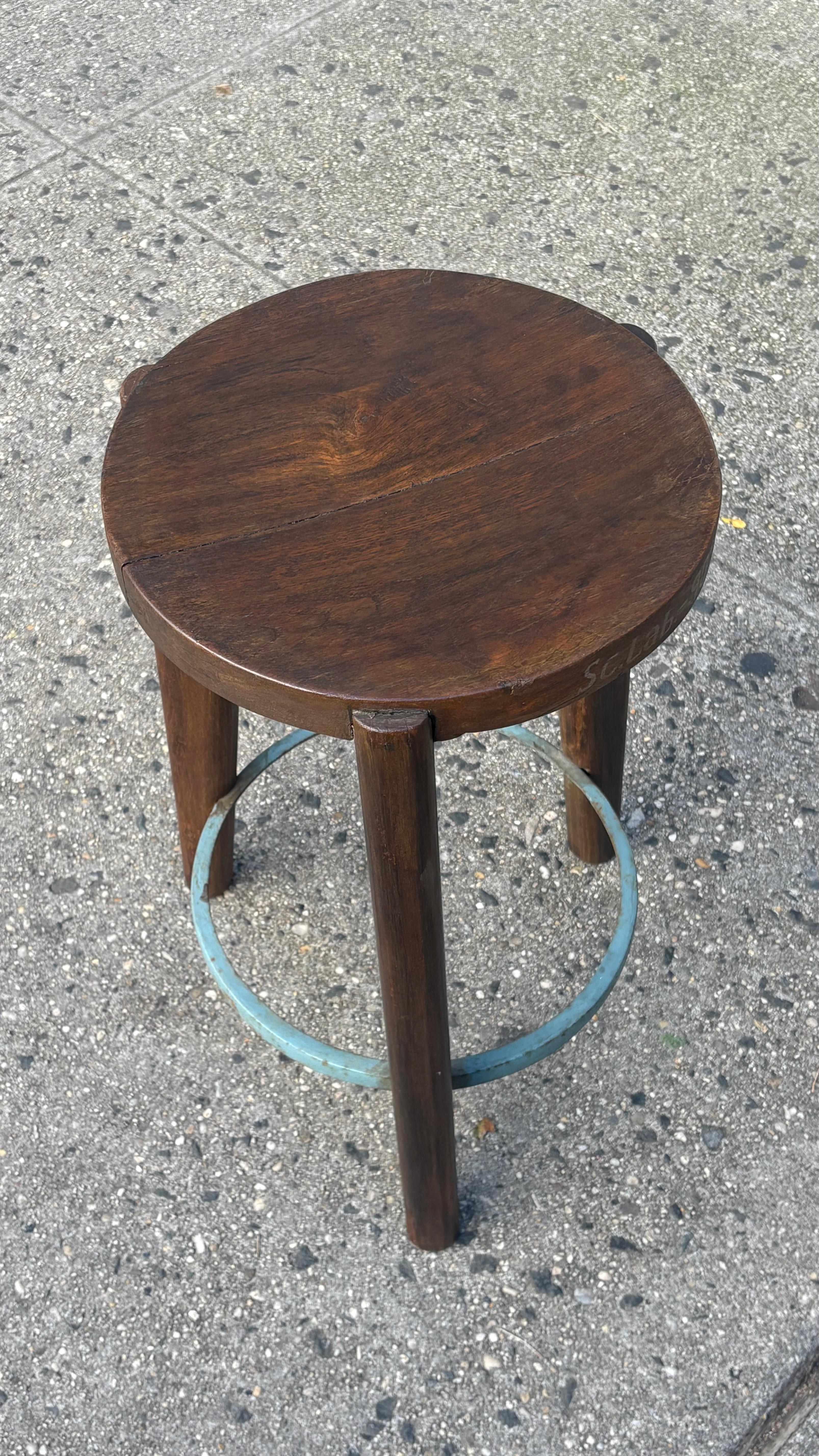 Sgabello ad anello in teak Pierre Jeanneret in vendita 4