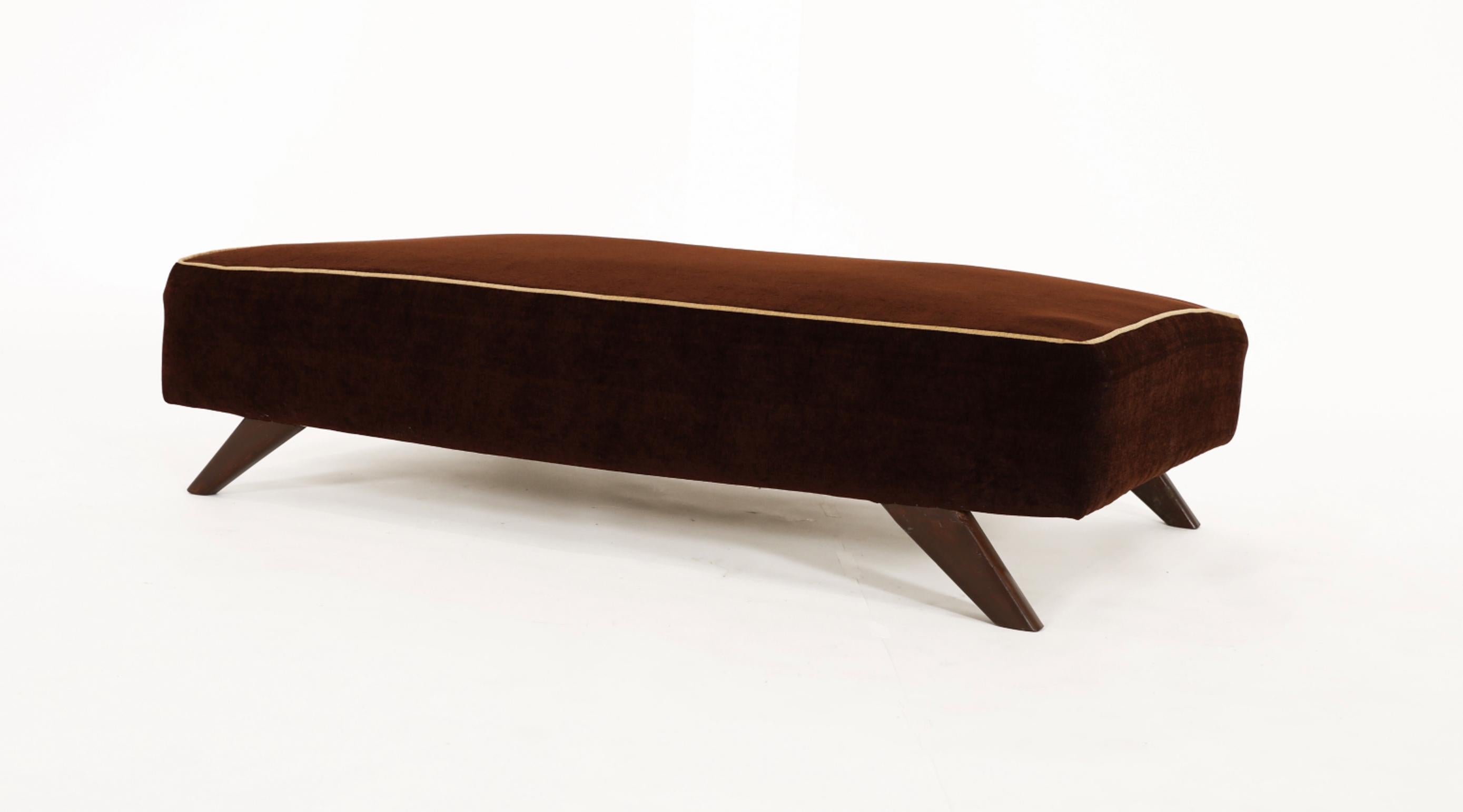 Stunning 1950s Pierre Jeanneret Daybed In Good Condition For Sale In New York, NY