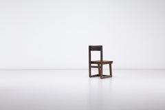 Pierre Jeanneret : chaise-coffre pour enfant très rare en teck, Chandigarh, Inde