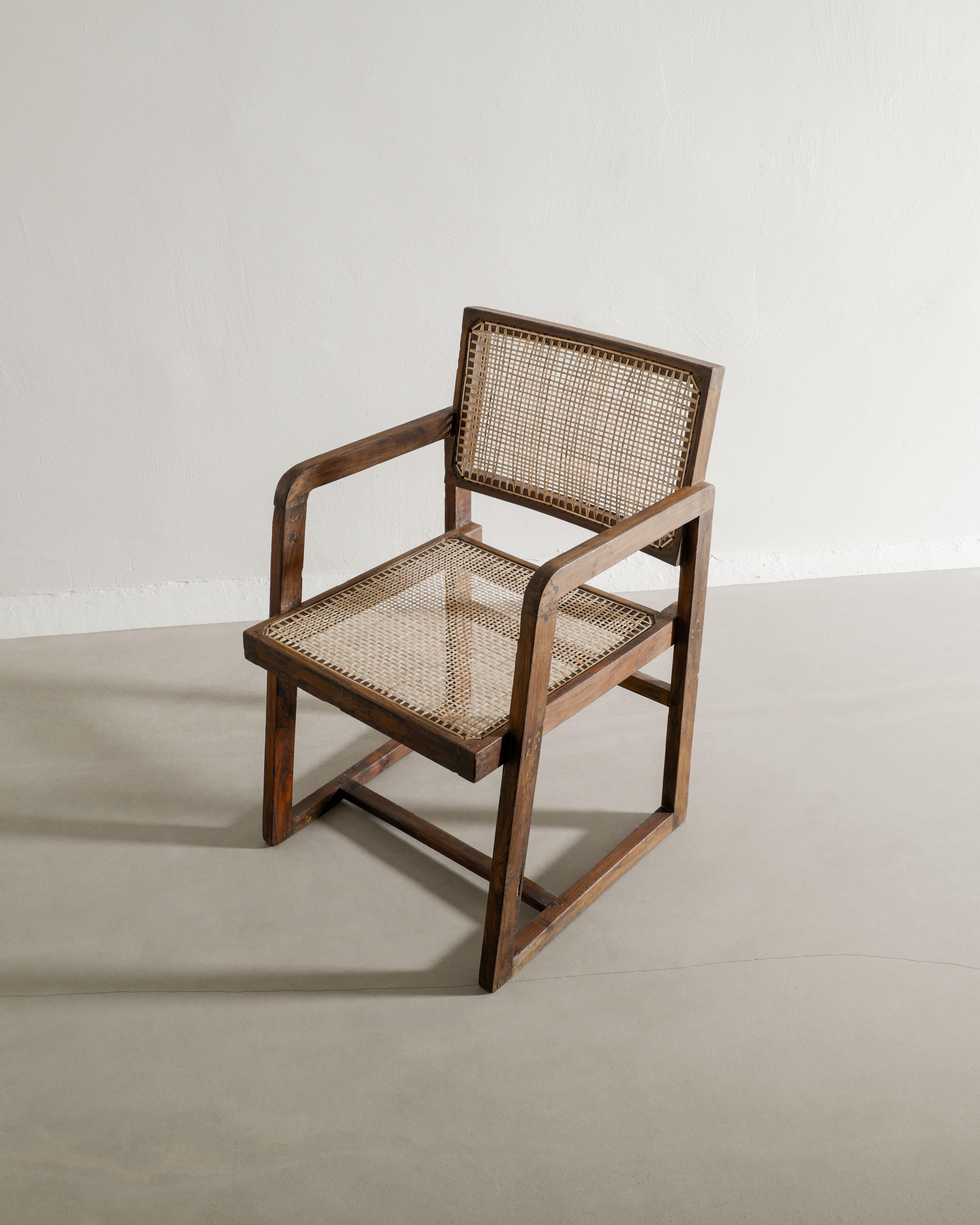 Pierre Jeanneret Holz-Esszimmerstuhl „Box-Stuhl“ aus Holz, hergestellt für Chandigarh, 1950er Jahre im Zustand „Gut“ im Angebot in Stockholm, SE