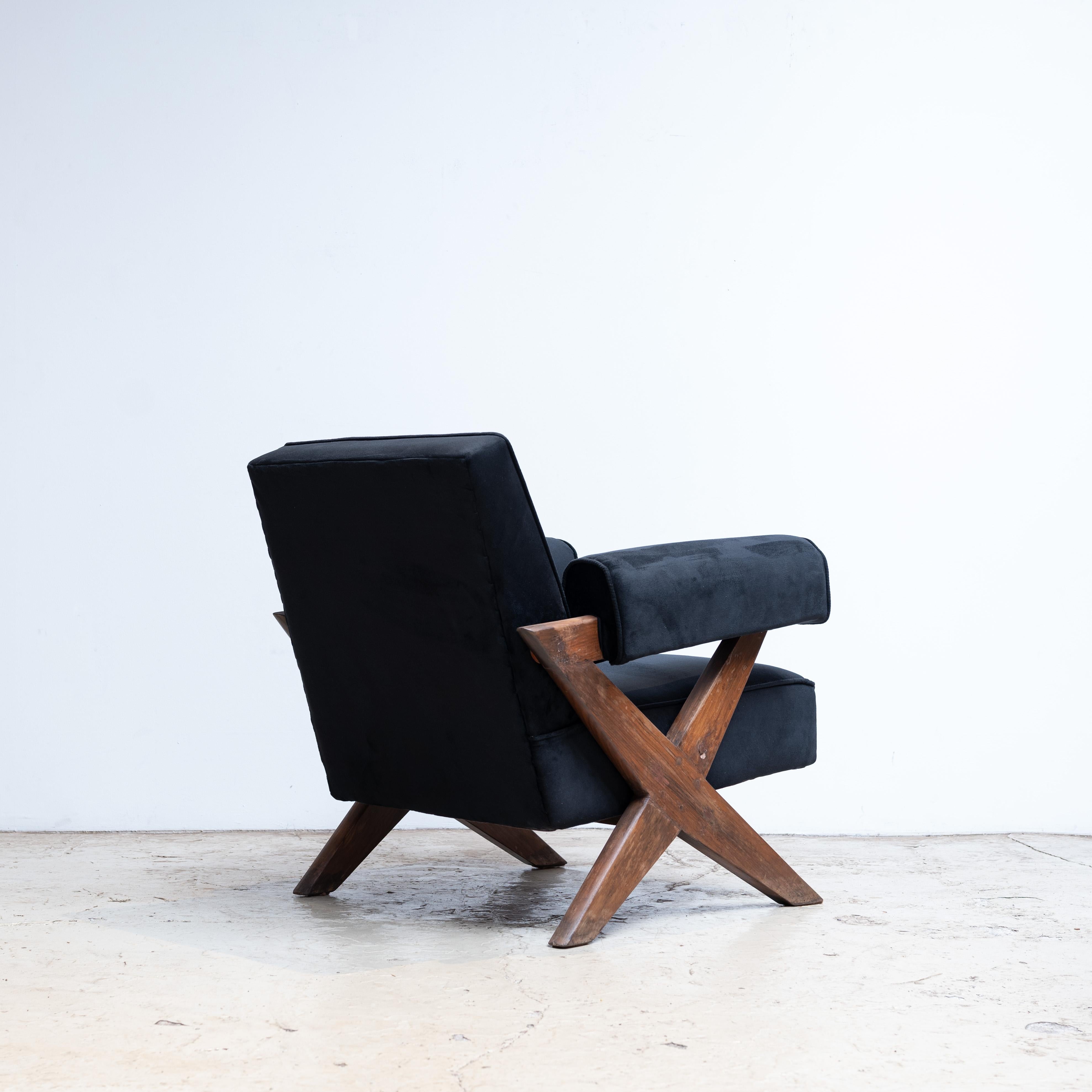 Pierre Jeanneret X-Leg Upholstered Lounge Chair, Circa 1960, Chandigarh, India In Good Condition For Sale In Edogawa-ku Tokyo, JP