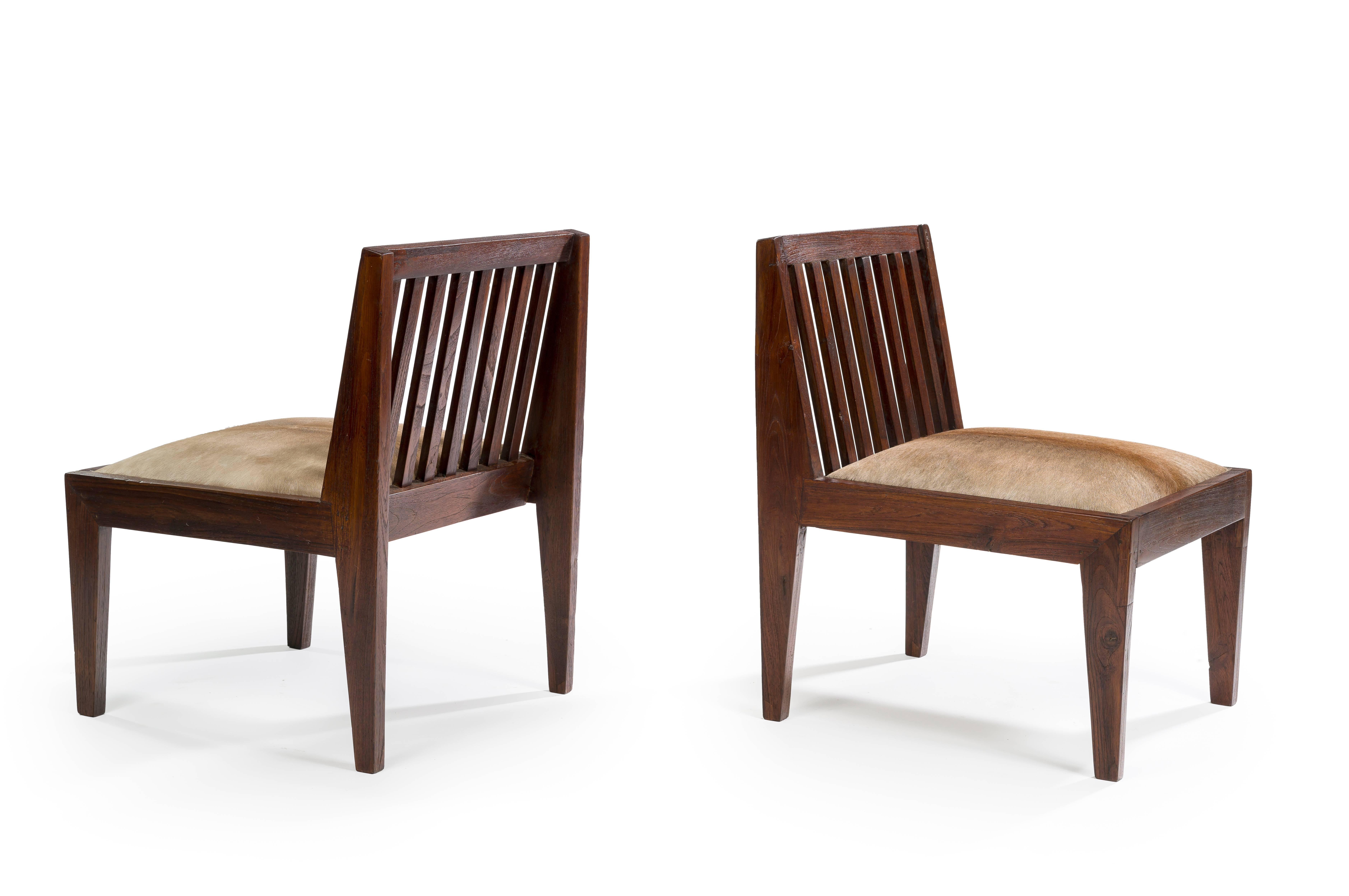 Indian Pierre Jeanneret, Chauffeuses Pair