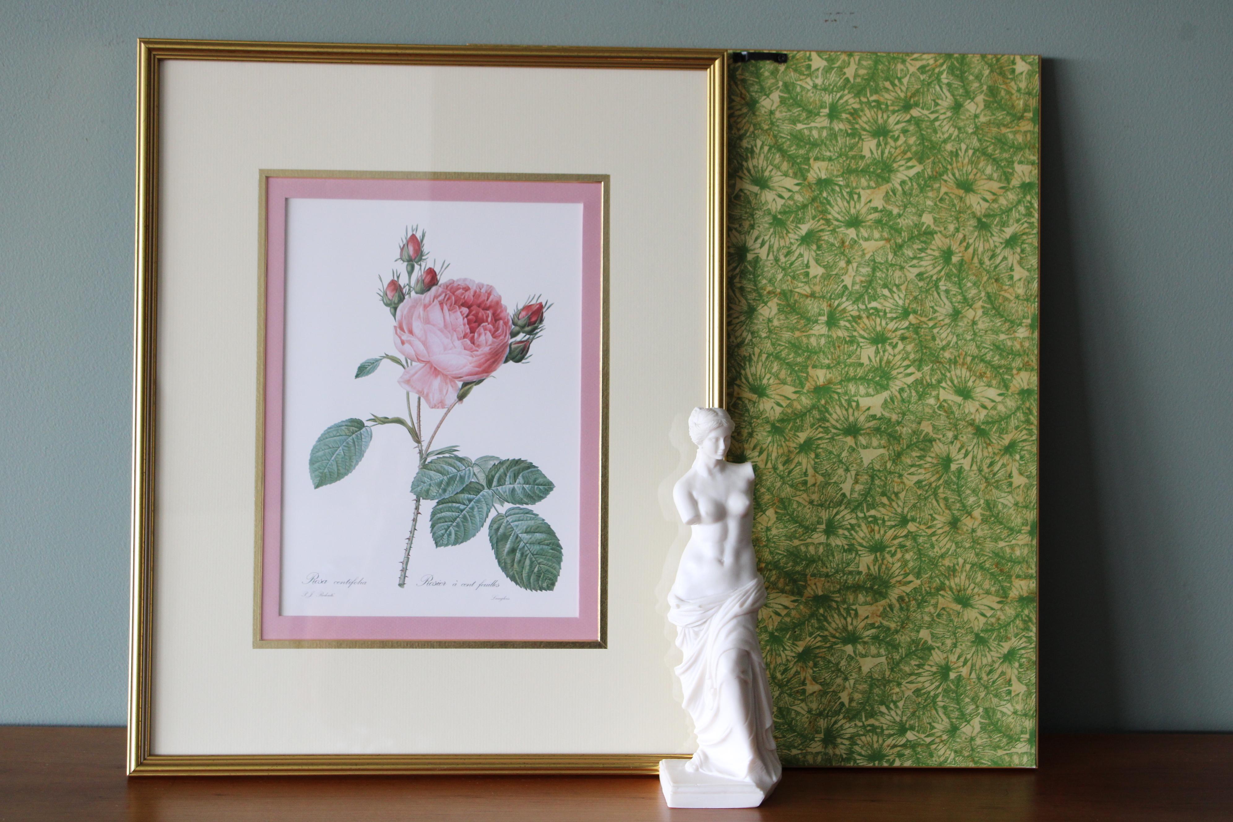 Set von 2 Vintage-Blumenlithografien aus Redoute in neuen goldfarbenen Rahmen mit Blumenmuster 15