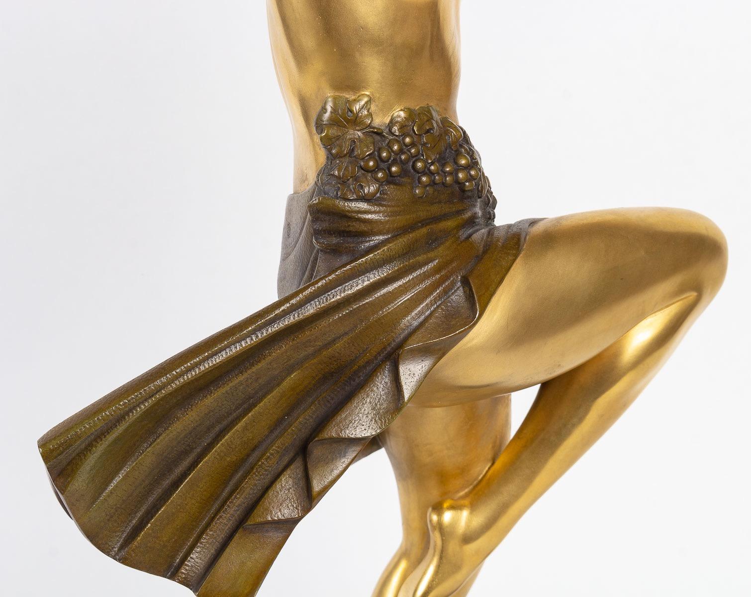 Pierre Le Faguays (1892~1962) „Dancer of Thyrsus“ Eine Art-déco-Bronzefigur  (Frühes 20. Jahrhundert) im Angebot