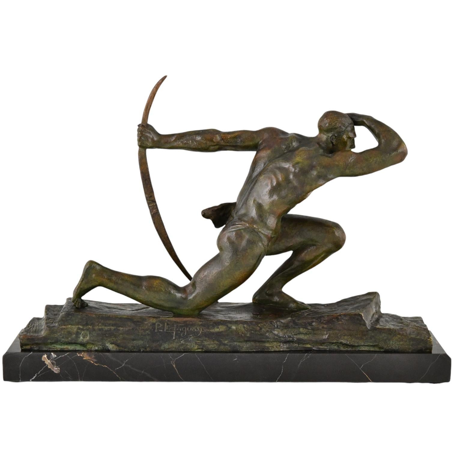 Pierre Le Faguays scultura in bronzo Art déco atleta con arco, arciere, 1930 In condizioni buone in vendita a Antwerp, BE