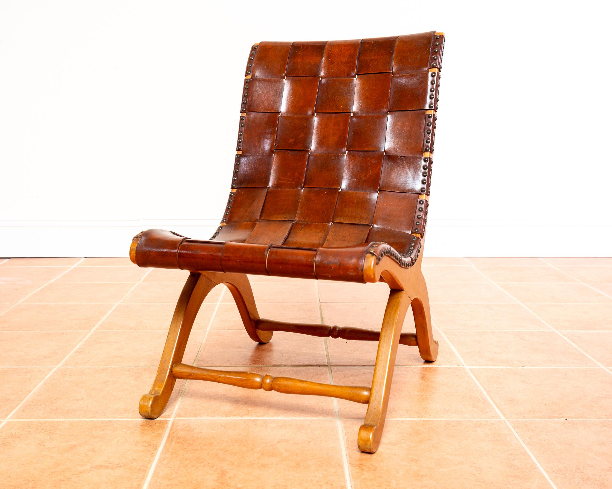 Hand-Woven Pierre Lottier Cigar Leather Strap Slipper Lounge Chair 1960s MCM Blonde Tan For Sale
