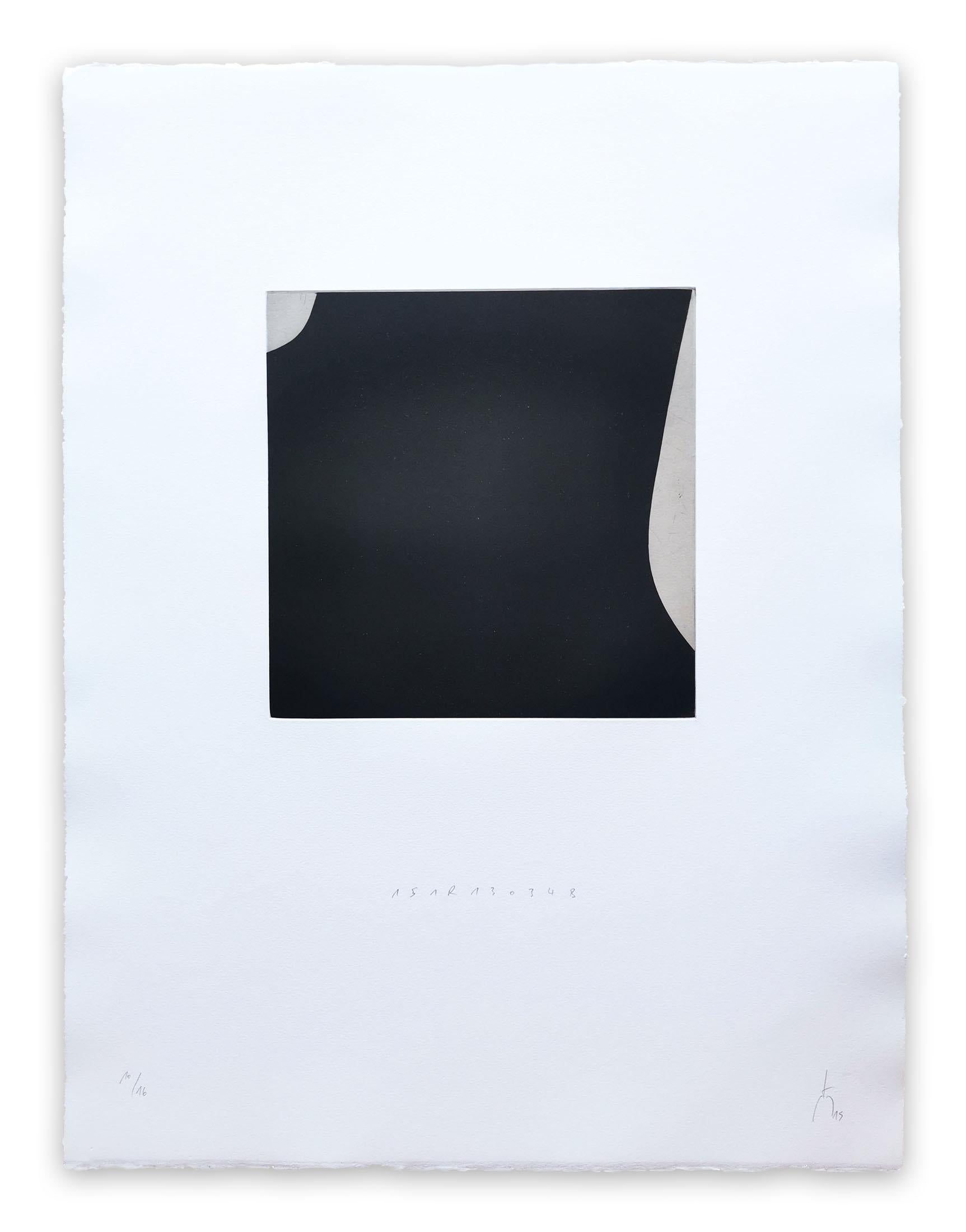 Kupferstichdruck auf BFK Rives Papier 250g - ungerahmt.

Dieses Kunstwerk wird als Triptychon verkauft. Jeder Druck hat die Maße 65 x 50 cm/25,5 x 19,6 Zoll.

Ausgabe: 10/16

Seit 2010 hat Pierre Muckensturm die Druckgrafik in sein Werk