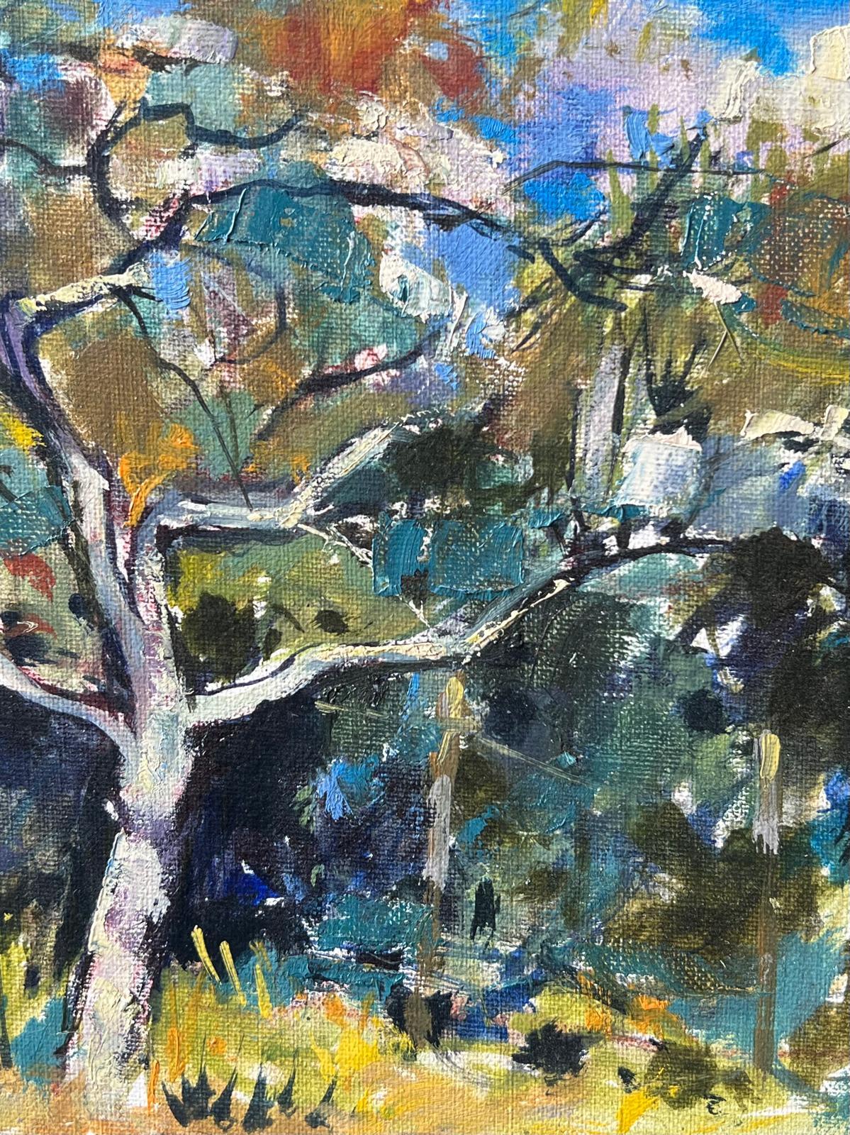 Heller Baum in sonnenbeschienener Wiese mit bunten Blättern und Wald Französisch Ölgemälde (Post-Impressionismus), Painting, von Pierre Neveu