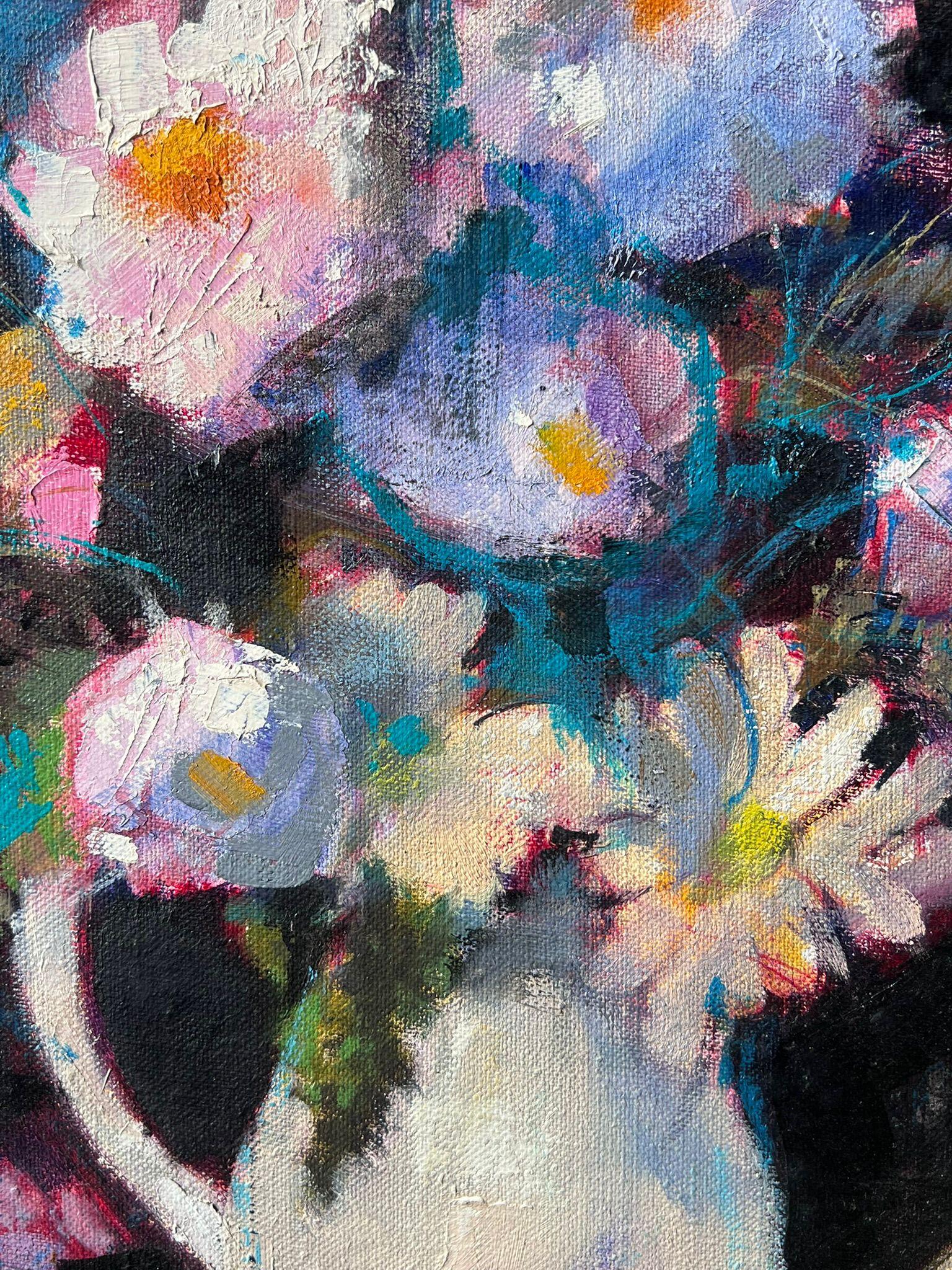 Rosa Blumen
Künstler: Pierre Neveu (Franzose, geb. 1929)
signiert unten rechts 
Medium: Öl auf Leinwand, gerahmt
Gerahmt: 22 x 22 Zoll
Leinwand: 19,5 x 19,5 Zoll
verso beschriftet und signiert verso
Zustand: Guter und gesunder Zustand
Provenienz: