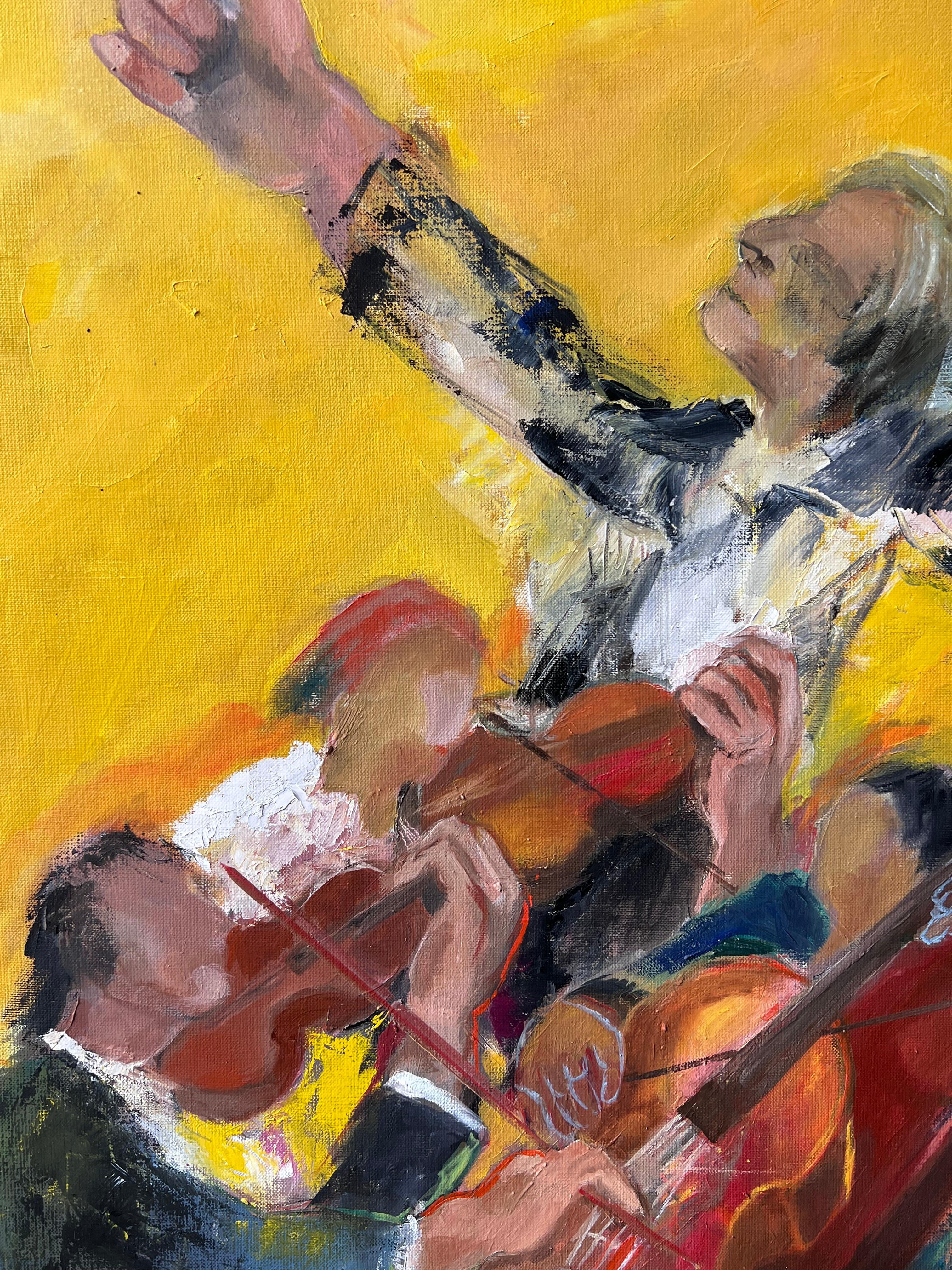 Orchestre avec chef d'orchestre dirigeant les musiciens à un A Hall lumineux Peinture à l'huile française - Marron Figurative Painting par Pierre Neveu