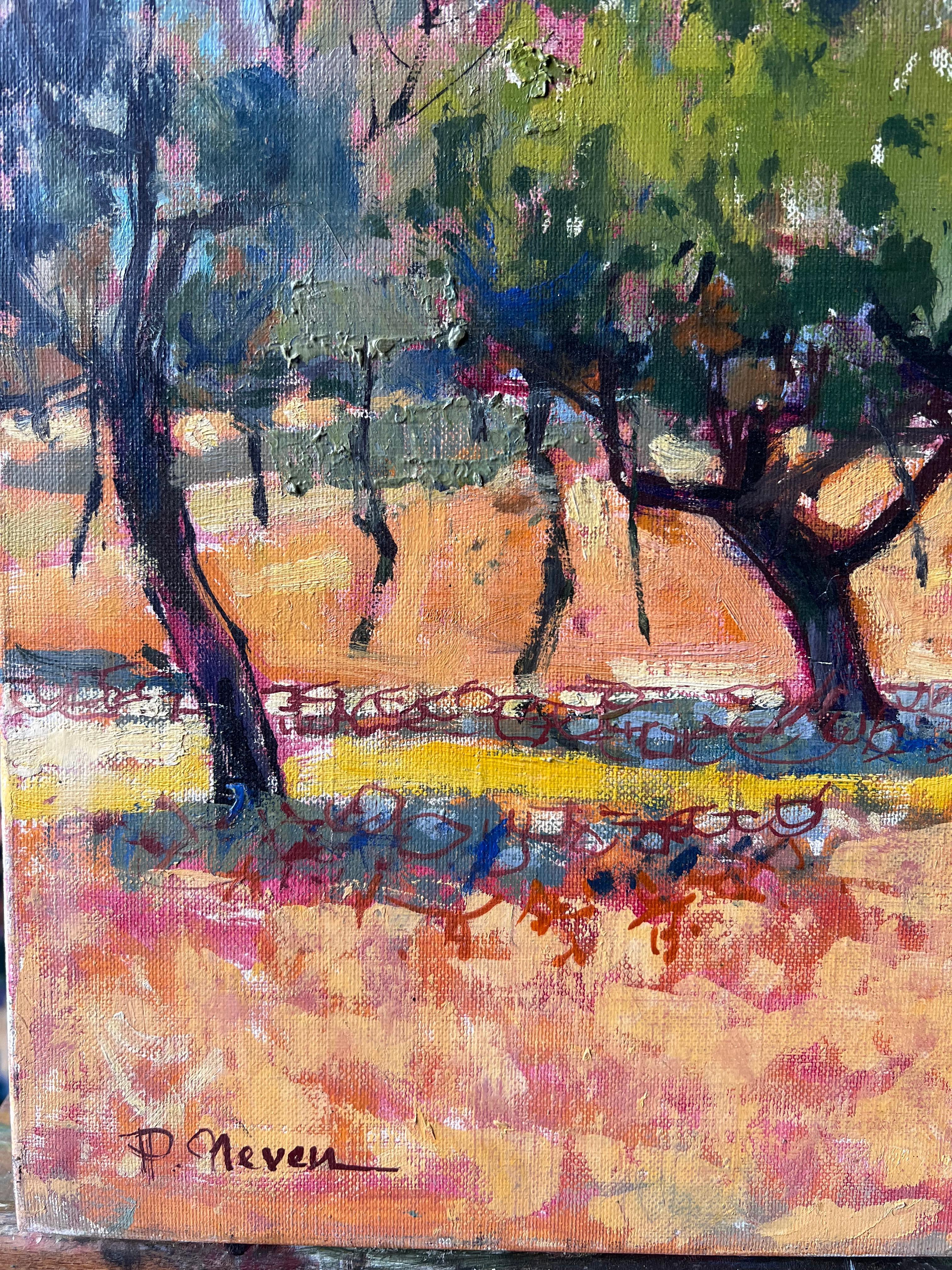 Oliverie ensoleillée avec village perché dans une campagne française dynamique en vente 1