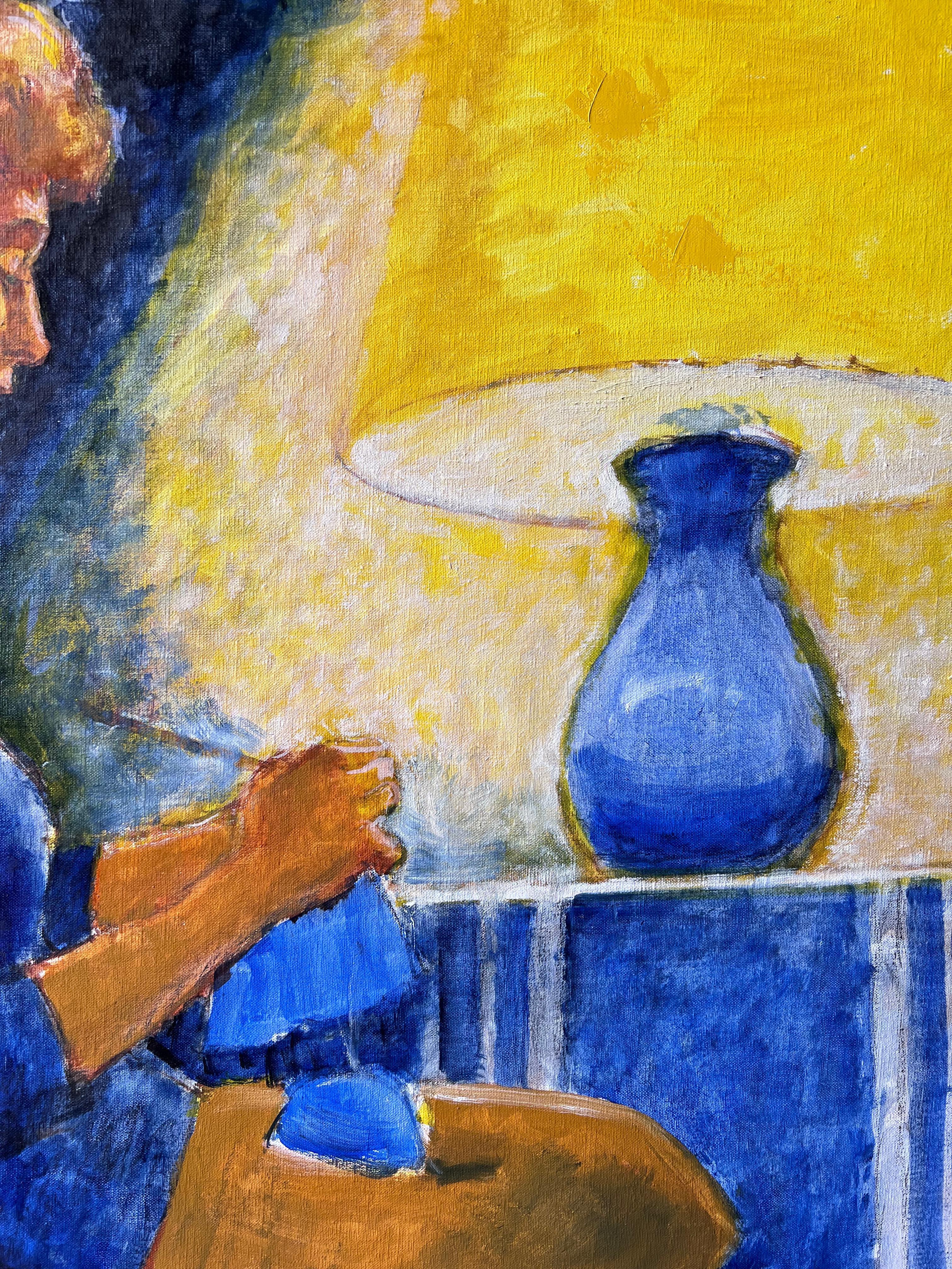 Frau Nähen neben warmen Lampe in Softlit ruhigen Innenraum Szene Französisch Ölgemälde (Blau), Figurative Painting, von Pierre Neveu