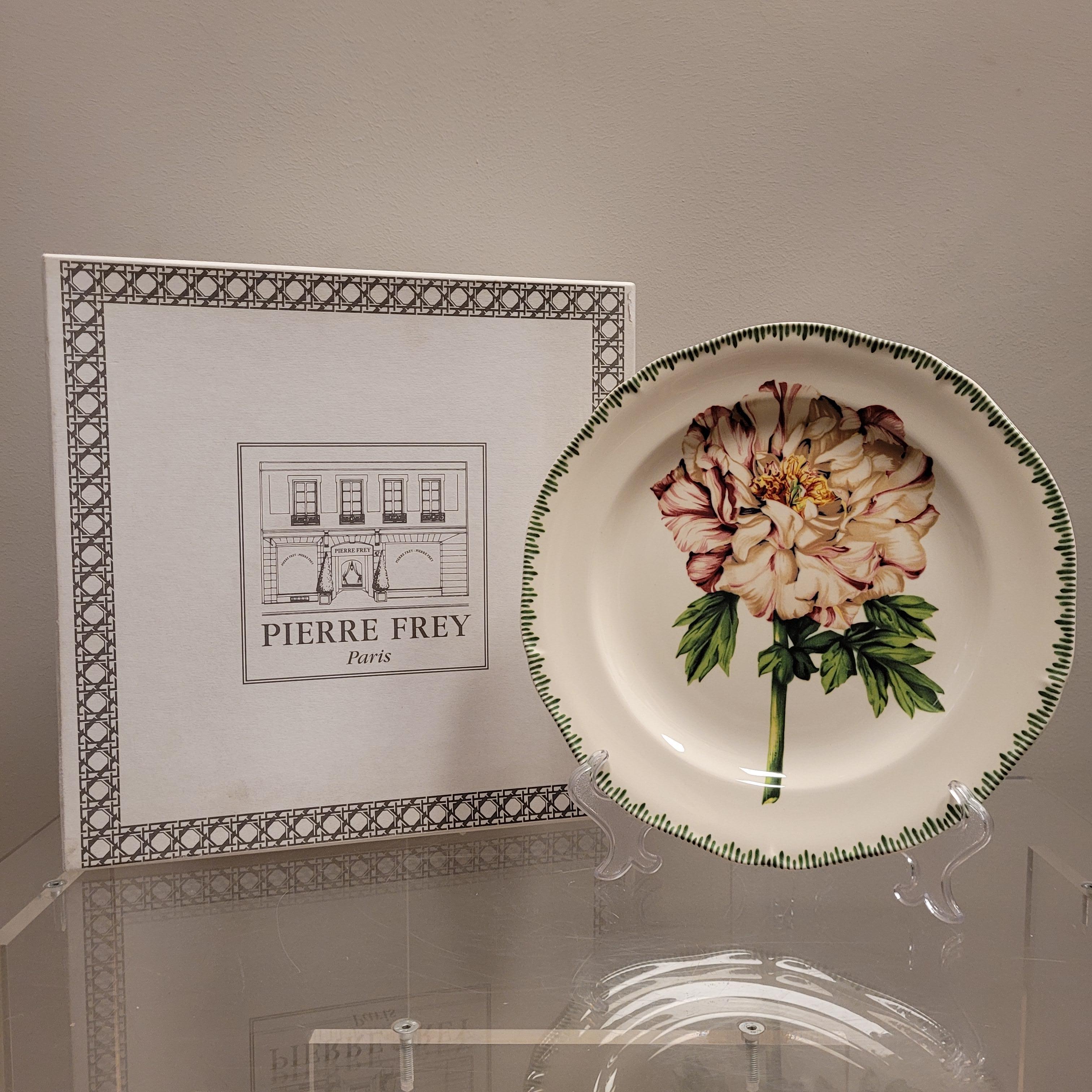 French Provincial Pierre Patrick Frey Gien  Porcelain Flowers  6 Luncheon Salad Plate For Sale